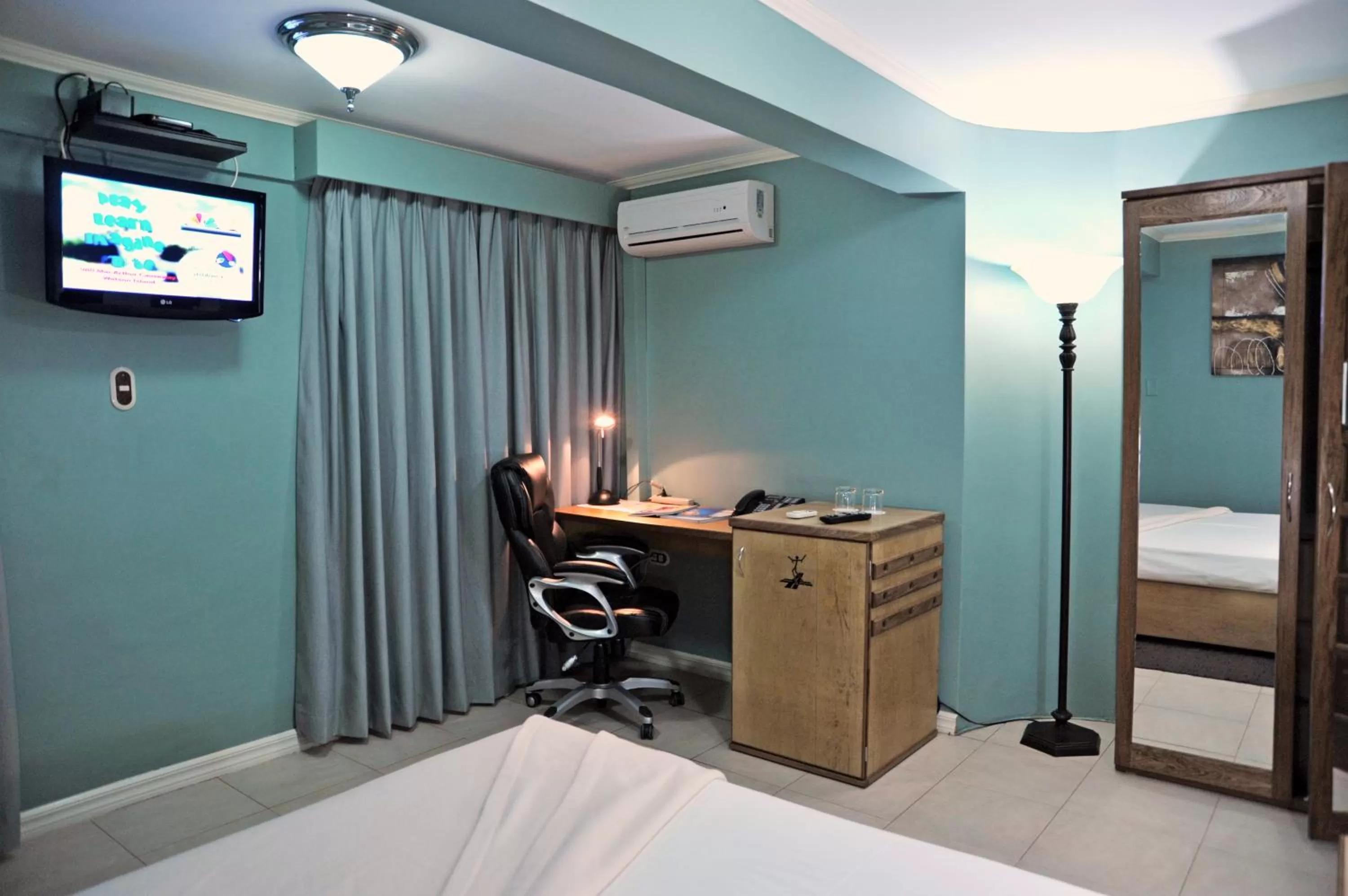 Coffee/Tea Facilities in Culture Crossroads Inn