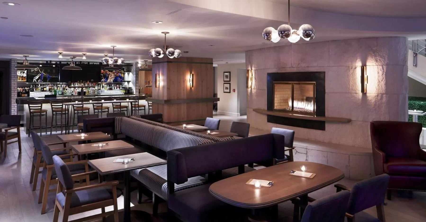 Lounge or bar in Hotel AKA Back Bay