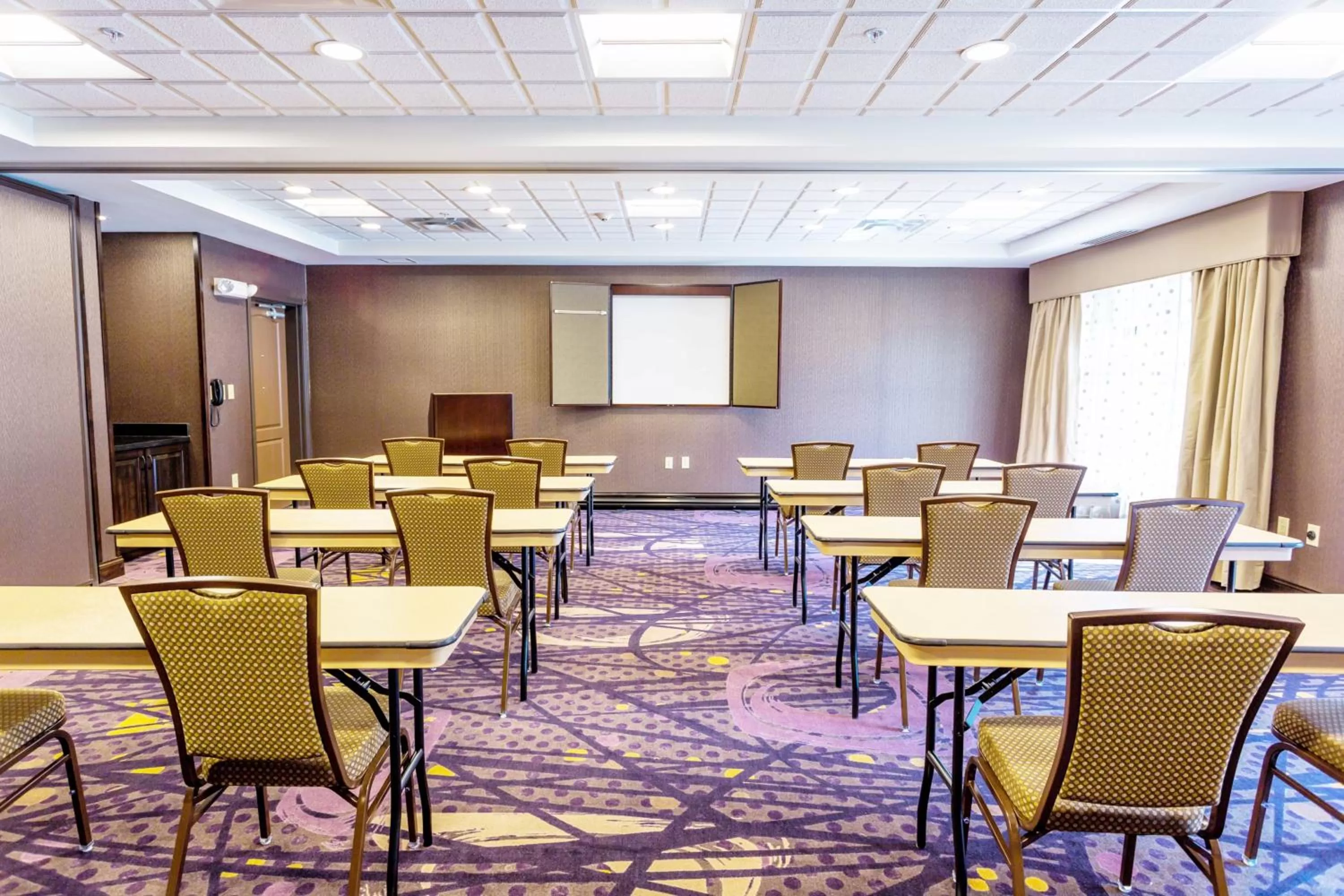 Meeting/conference room in Holiday Inn Express Hotel & Suites Billings by IHG