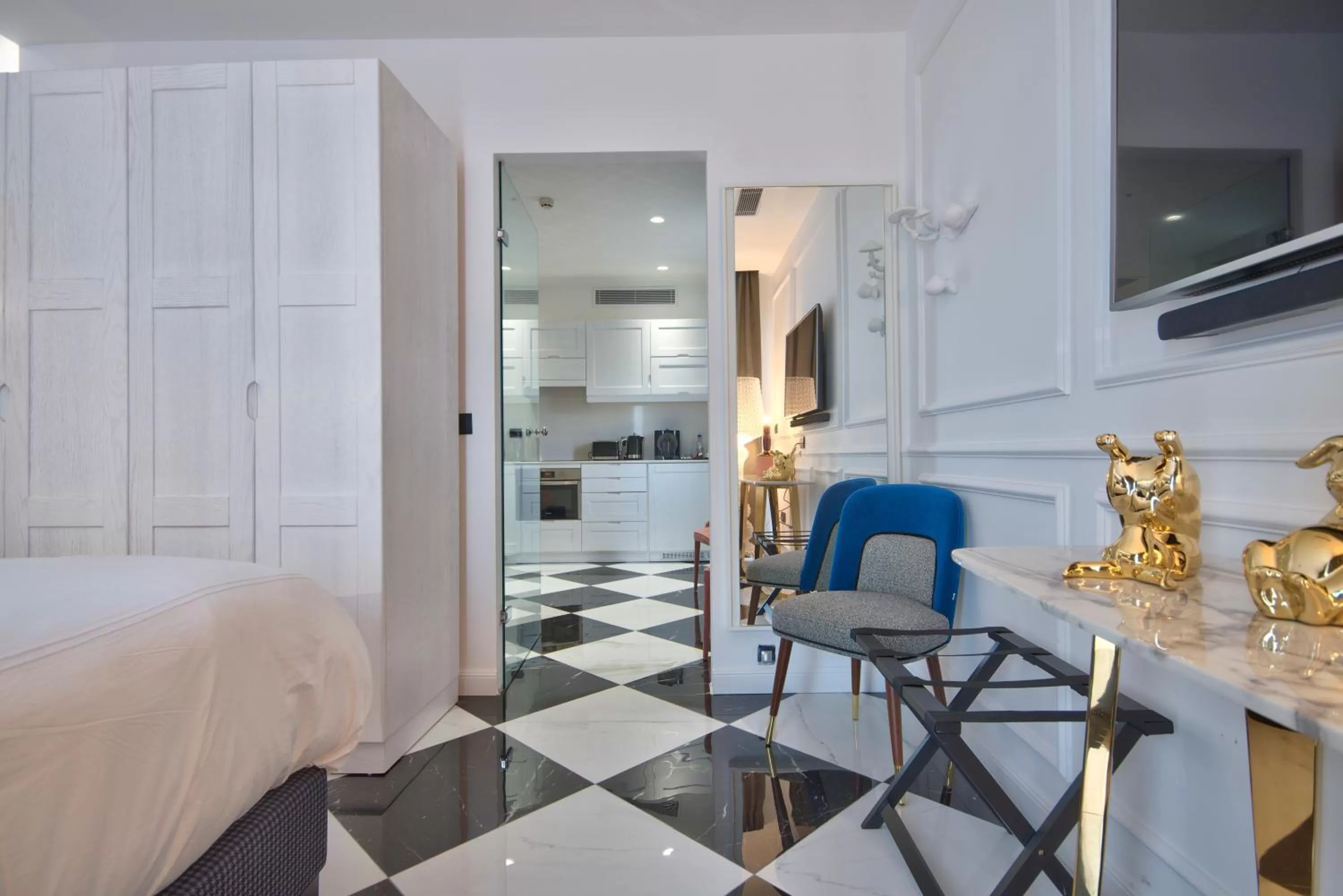 Bedroom, Bed in HOLM Boutique & SPA - IK Collection