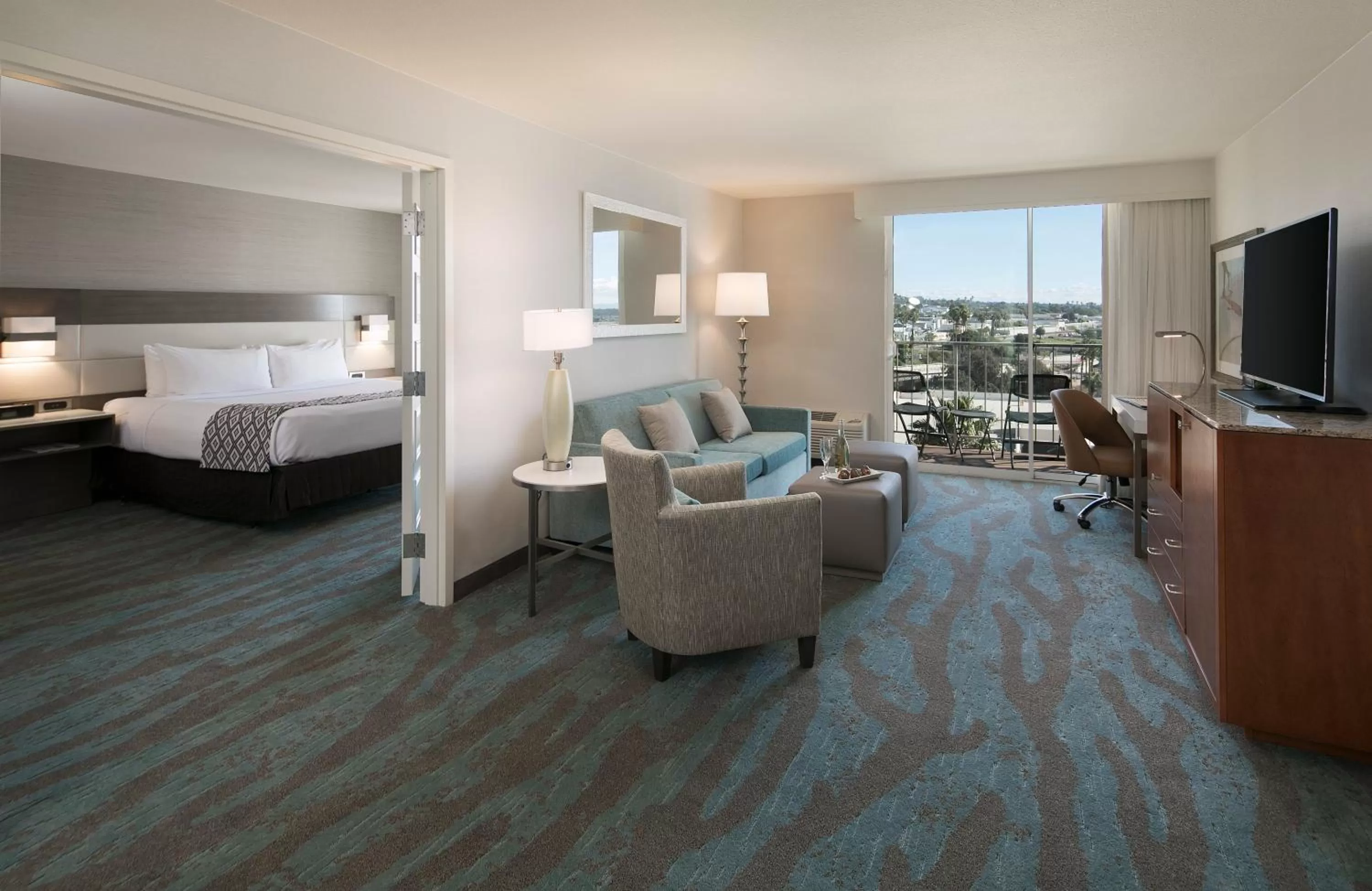 Bedroom, Bed in Crowne Plaza Ventura Beach by IHG