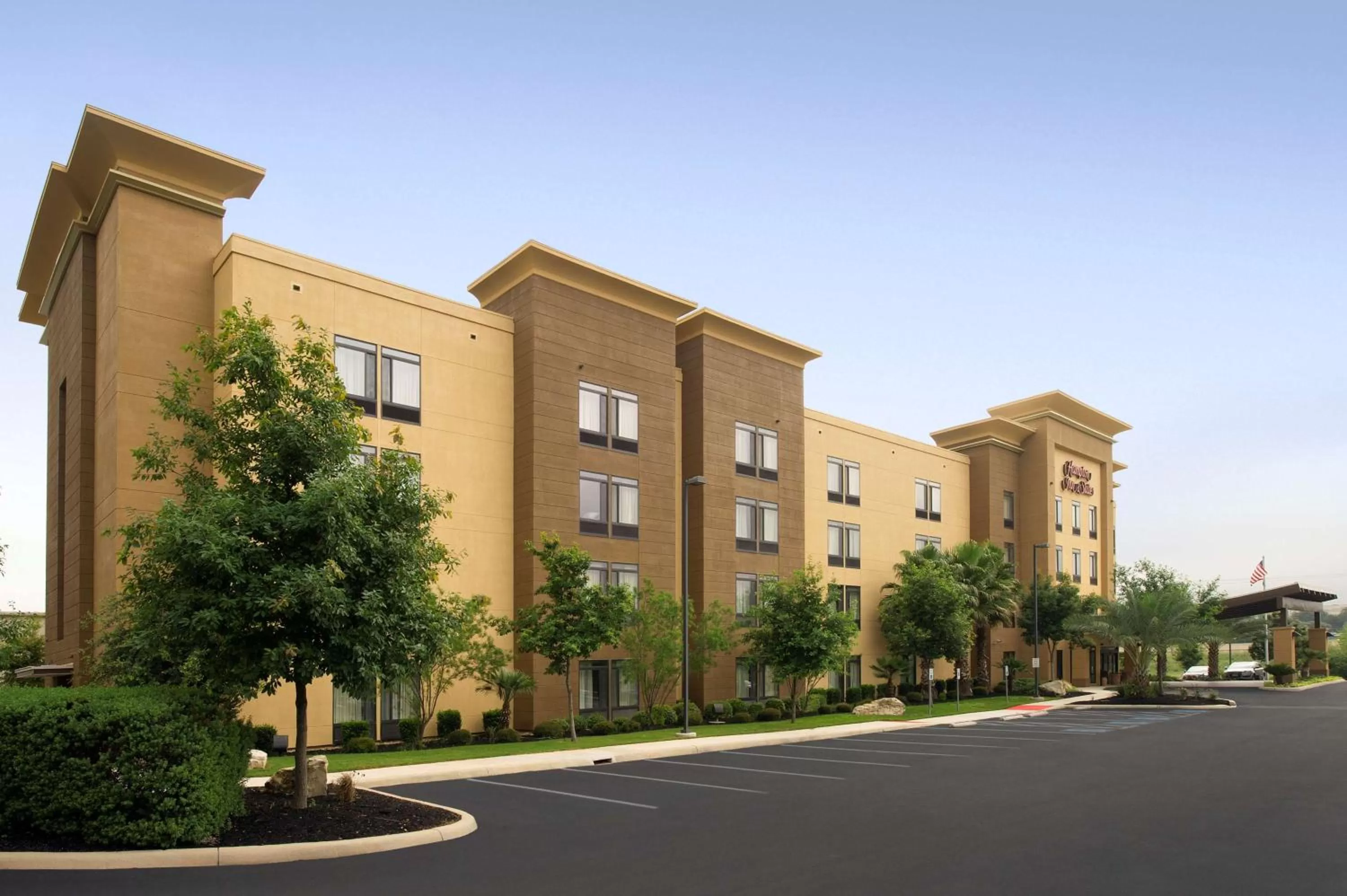 Property building in Hampton Inn & Suites San Antonio Northwest/Medical Center
