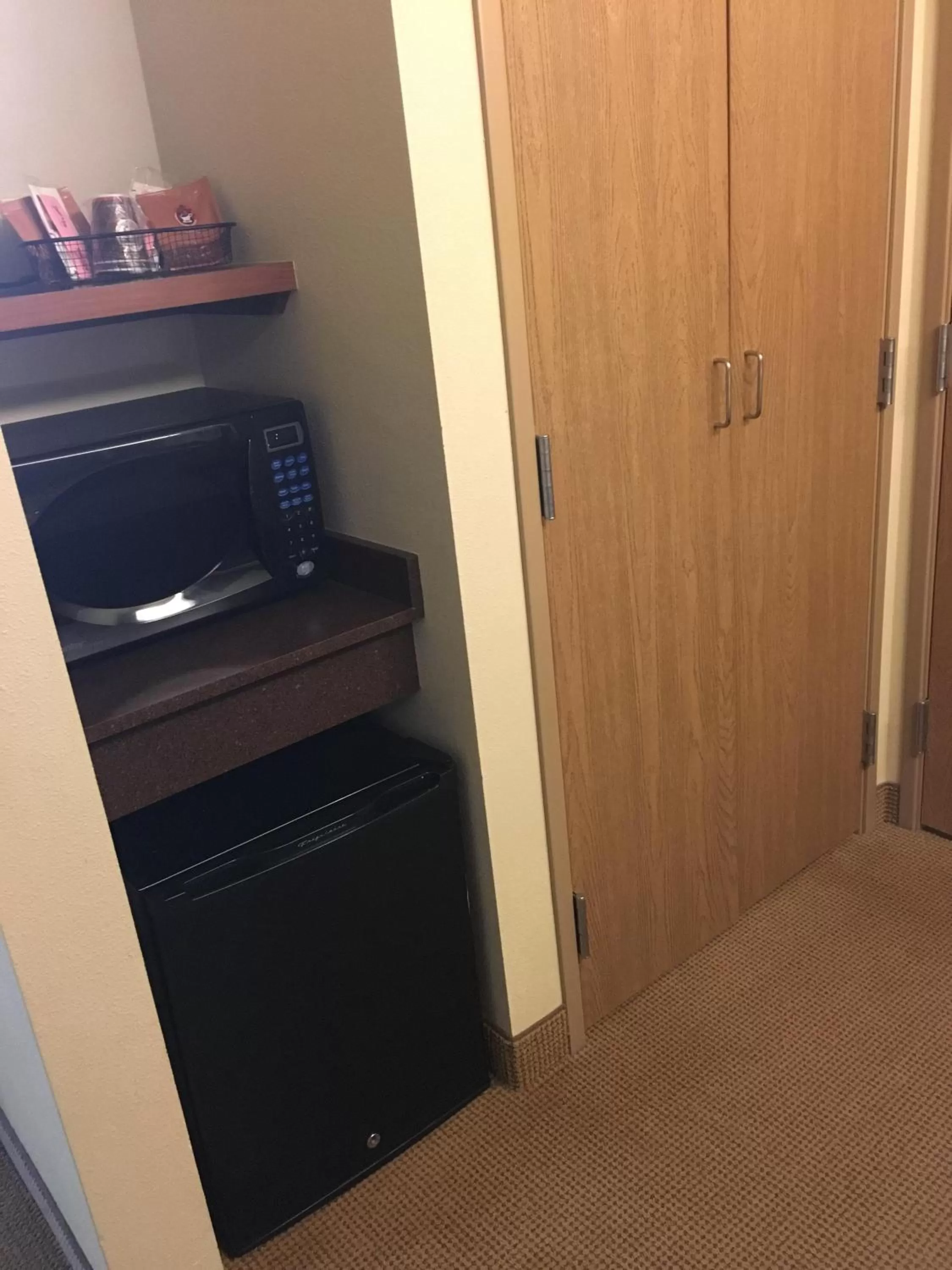 AmericInn by Wyndham Monmouth