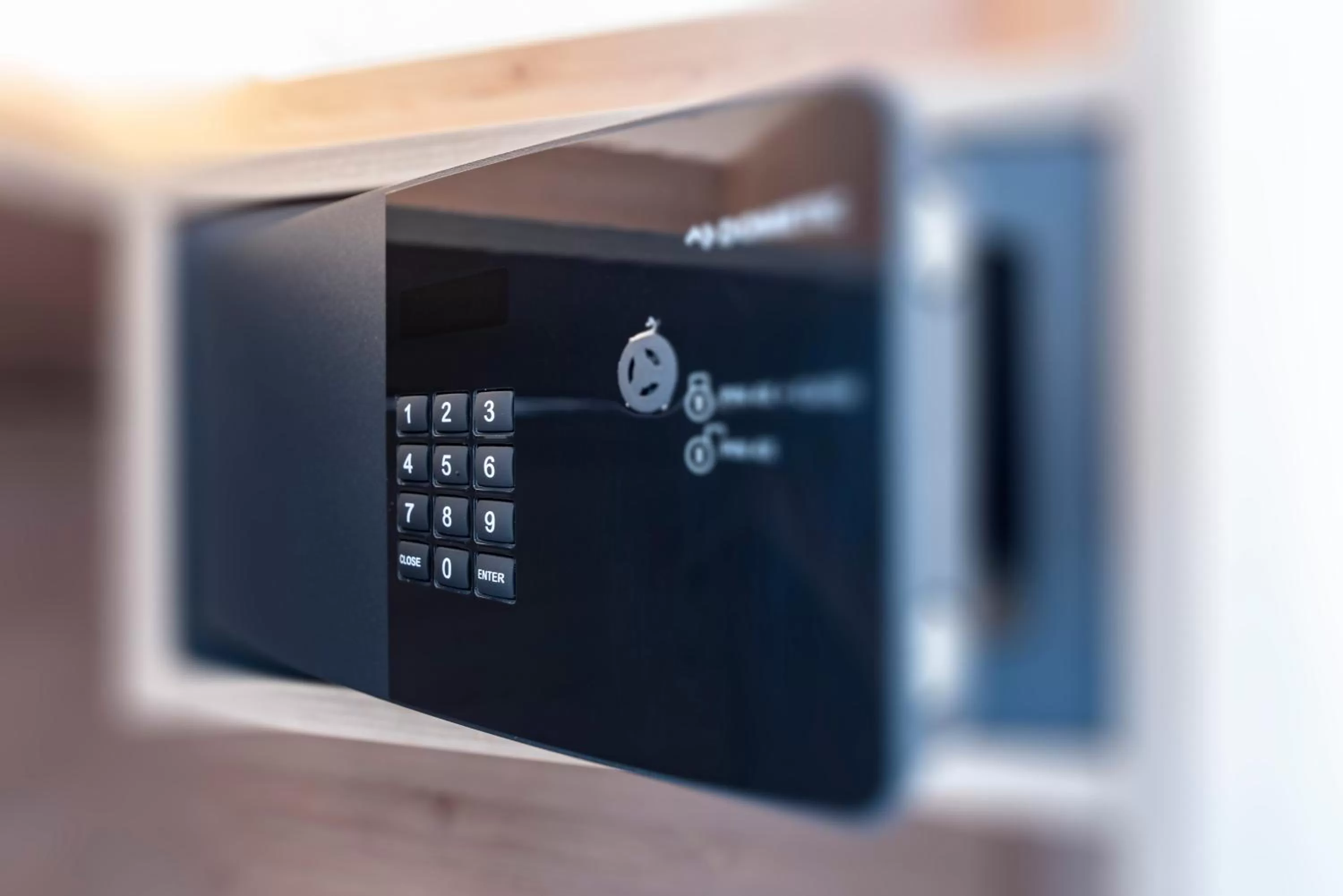 safe in Hotel Pfefferburg