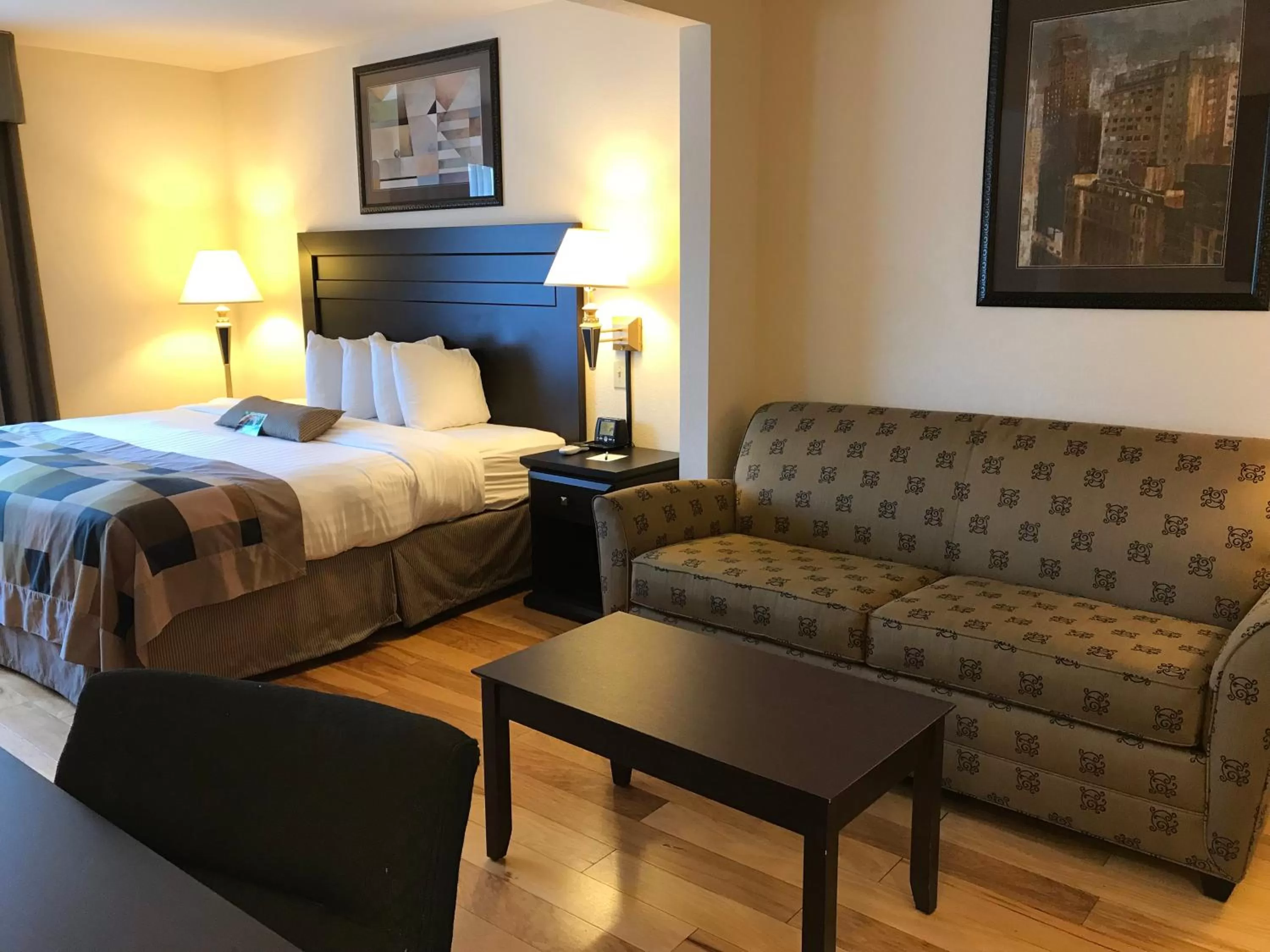 Photo of the whole room, Bed in Wingate by Wyndham LaGrange