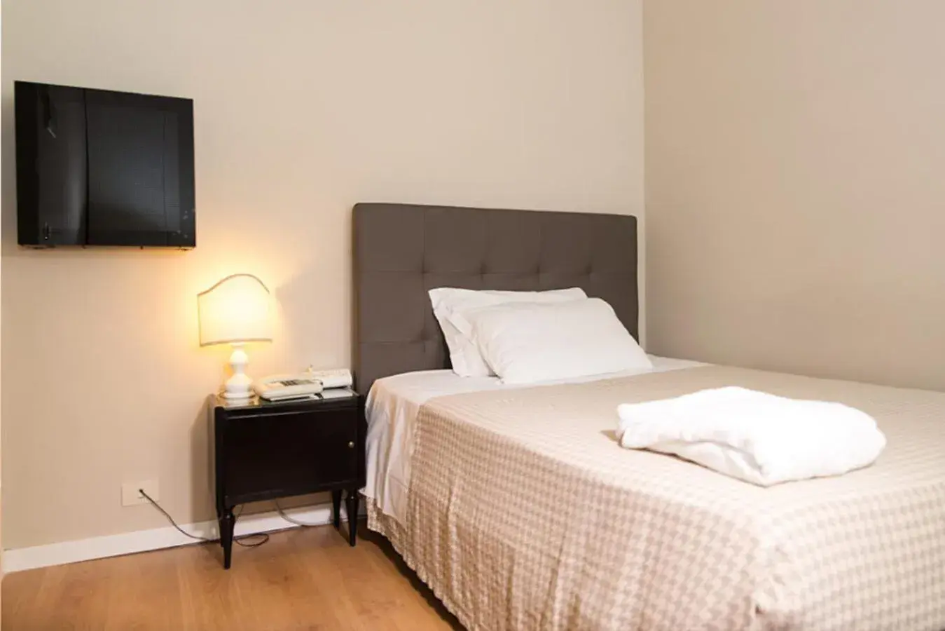 Executive Single Room in Hotel Touring Wellness & Beauty Executive Single Room in Hotel Touring Wellness & Beauty