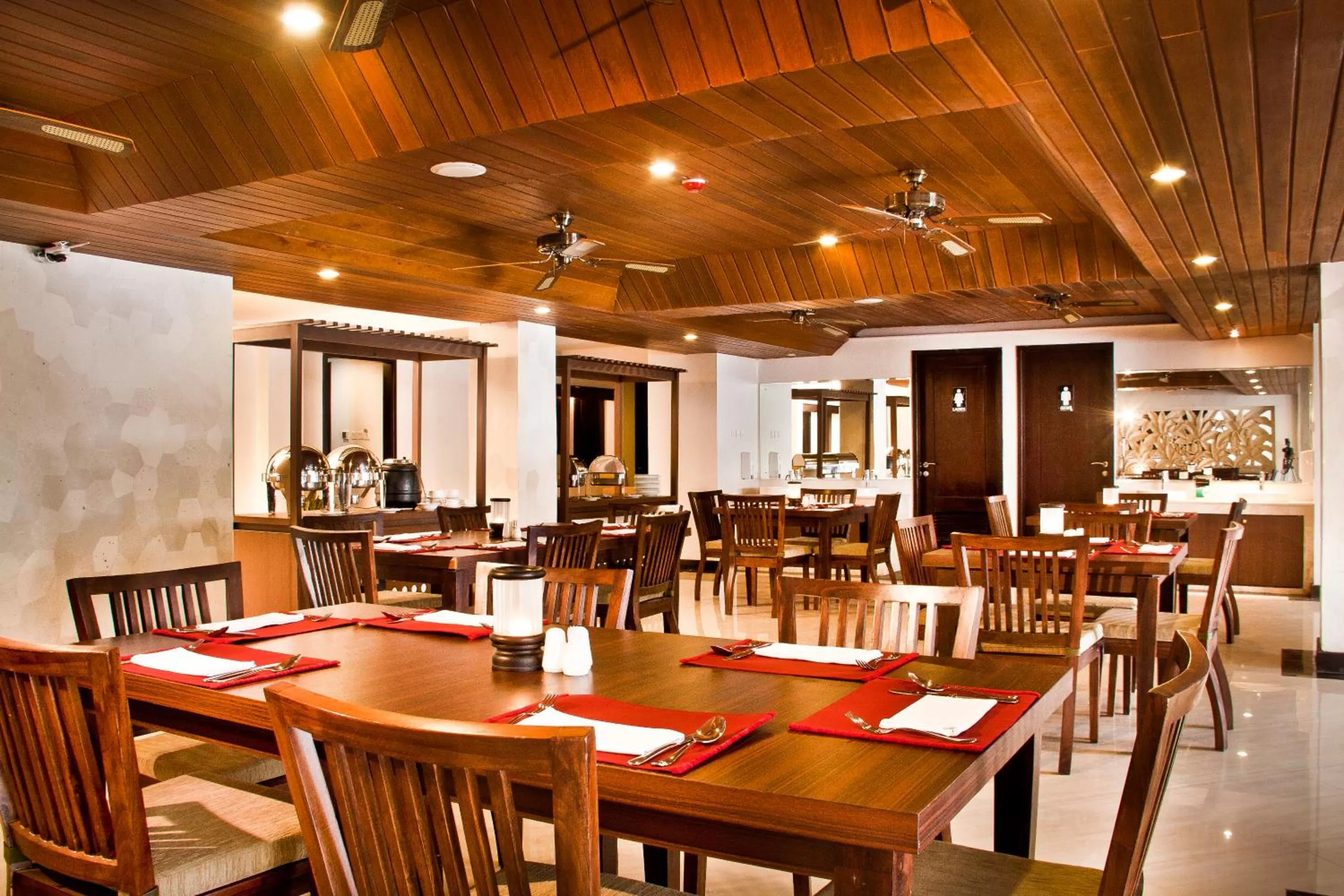 Restaurant/places to eat in Royal Regantris Kuta