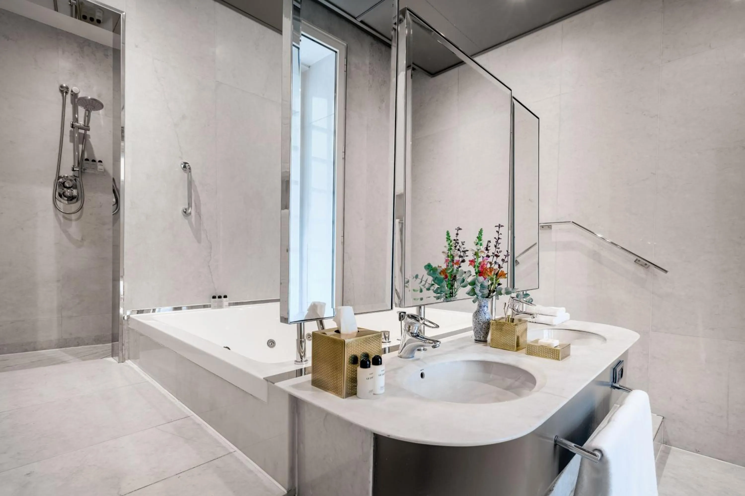 Bathroom in Santo Mauro, a Luxury Collection Hotel, Madrid