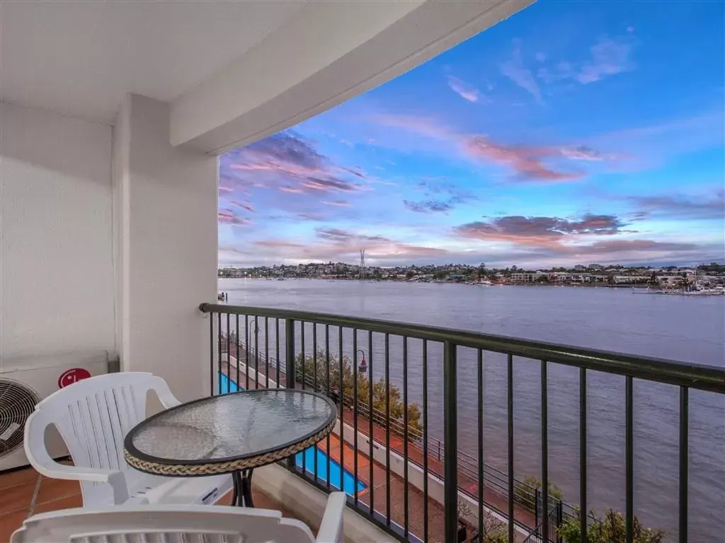 One-Bedroom Apartment in Goldsborough Place Apartments One-Bedroom Apartment in Goldsborough Place Apartments