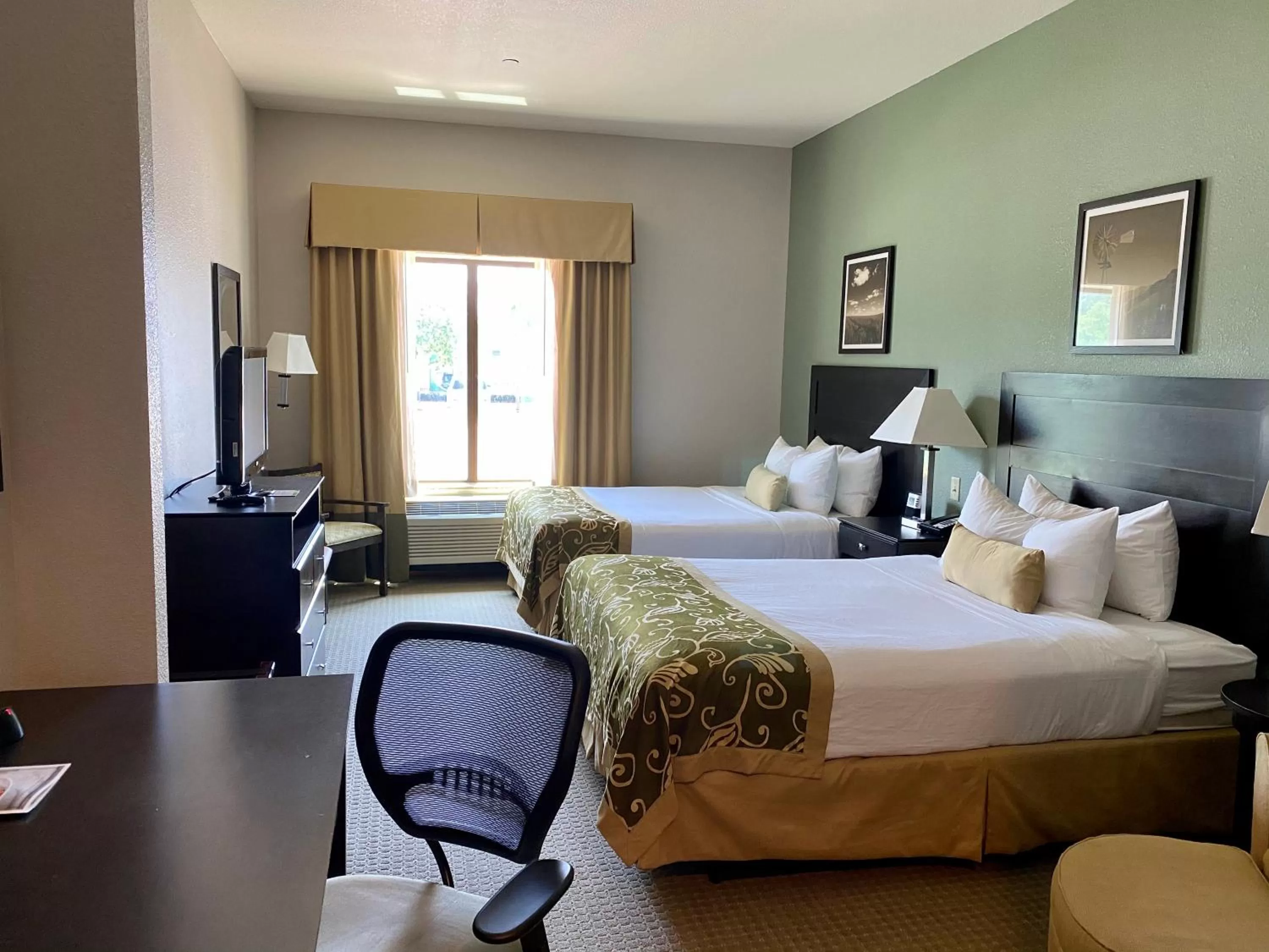 Queen Room with Two Queen Beds - Non-Smoking in Wingate By Wyndham Frisco
