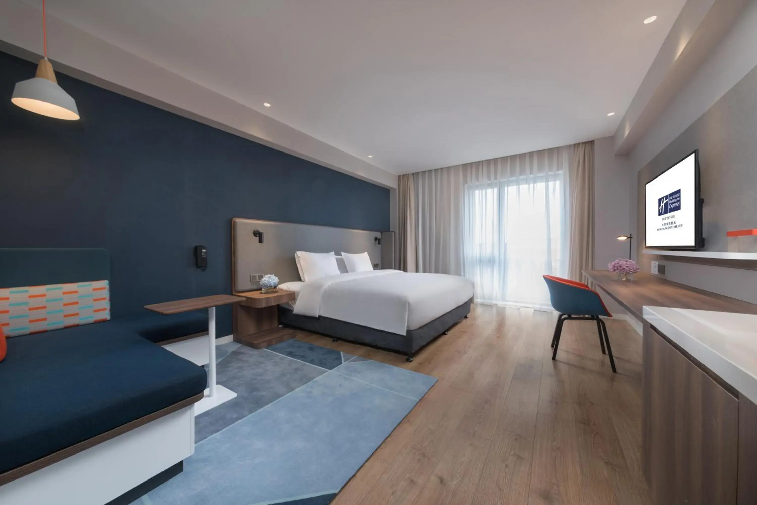 Double Room with Mobility Accessible Roll In Shower in Holiday Inn Express Beijing Shijingshan Lakeview by IHG Double Room with Mobility Accessible Roll In Shower in Holiday Inn Express Beijing Shijingshan Lakeview by IHG