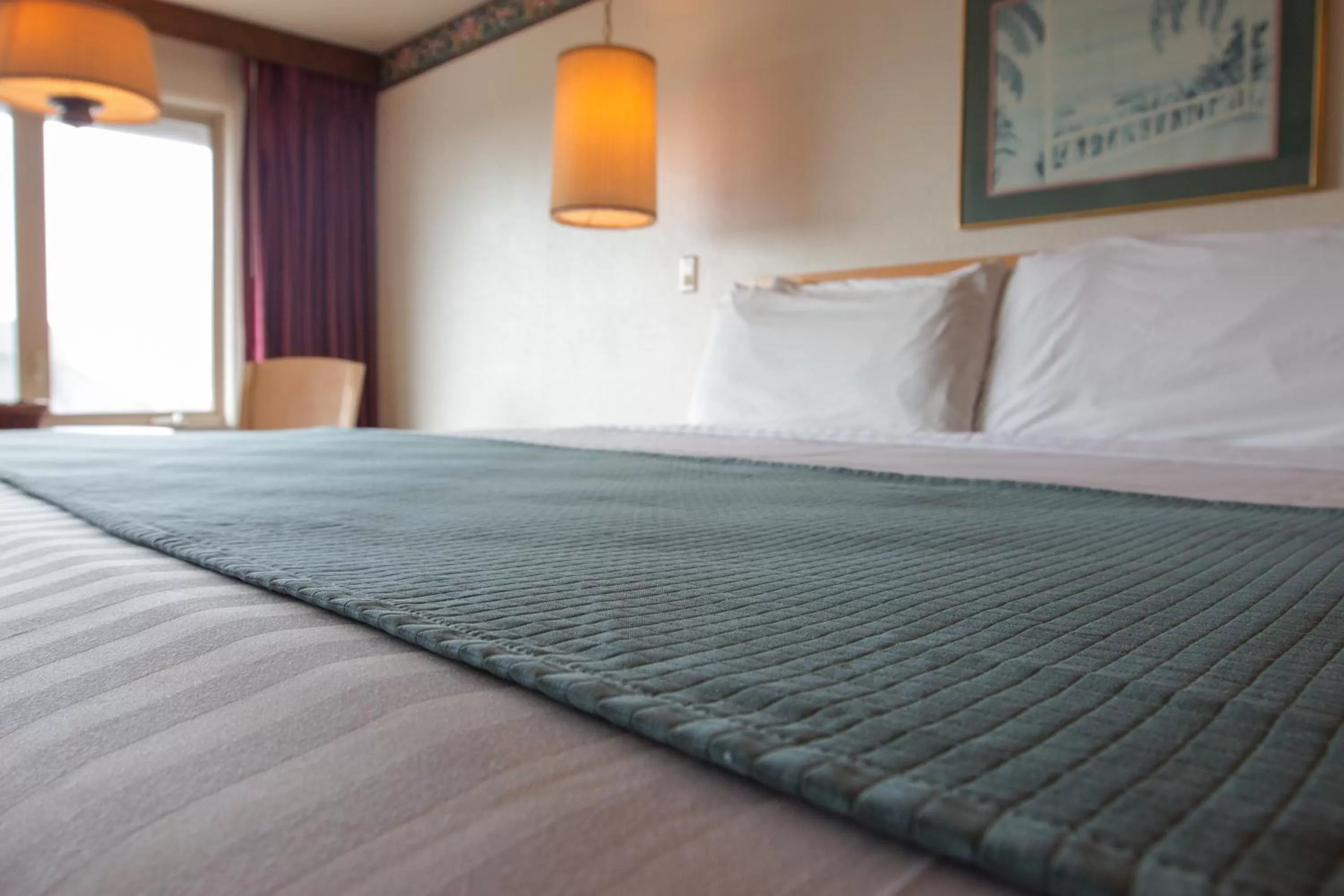 Day, Bed in Hi Tide Oceanfront Inn