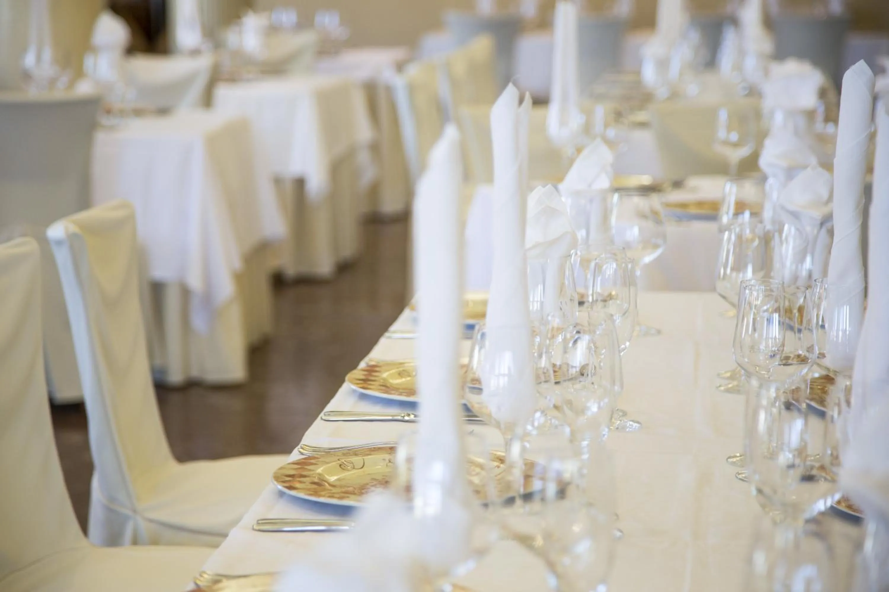 Restaurant/places to eat in Hotel Cosmopol