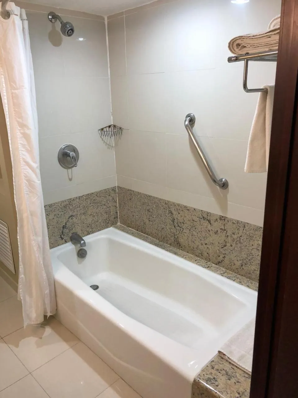 Bathroom in Marriott Torreon Hotel