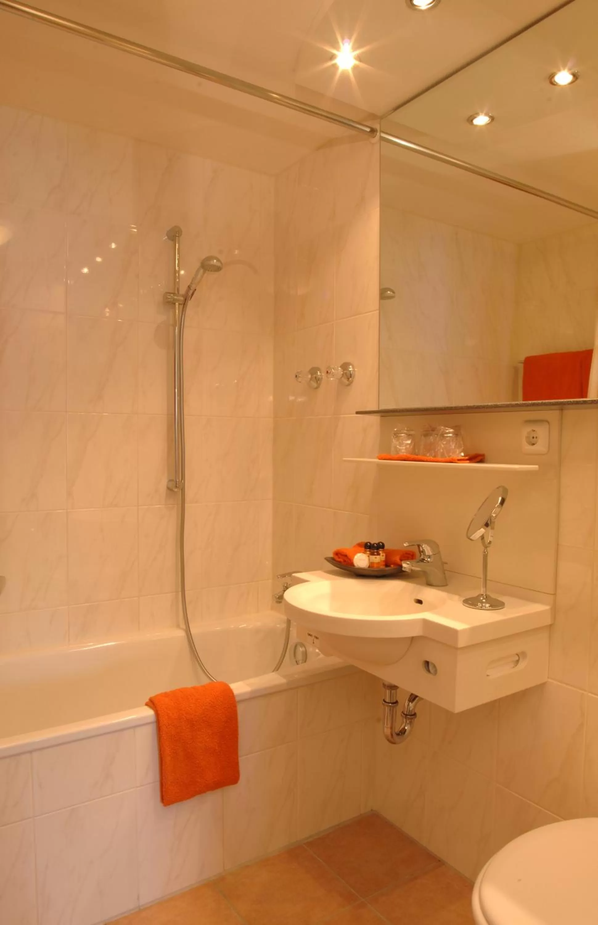 Toilet in Hotel Sonne