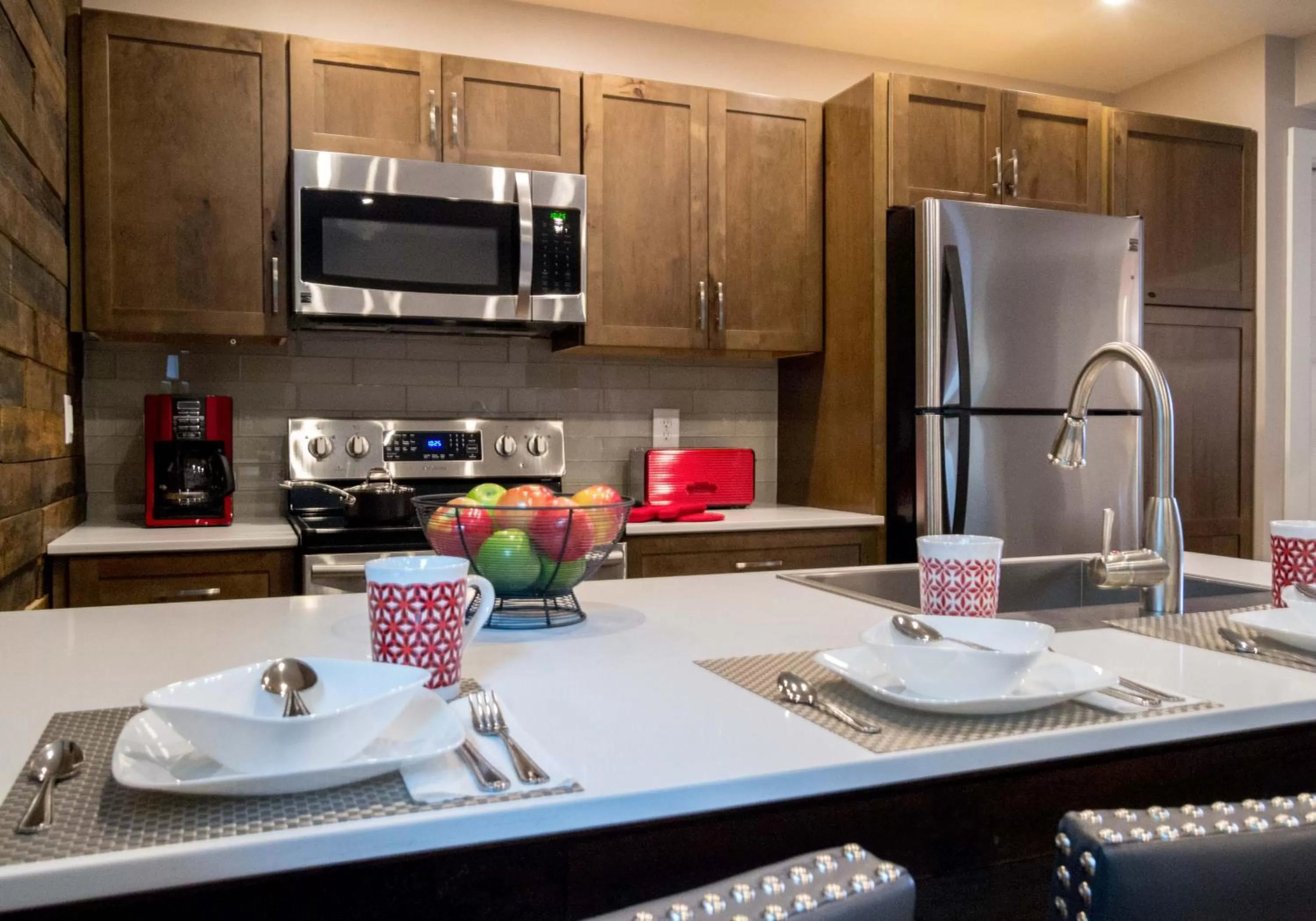 Kitchen or kitchenette in Lake Placid Inn: Residences