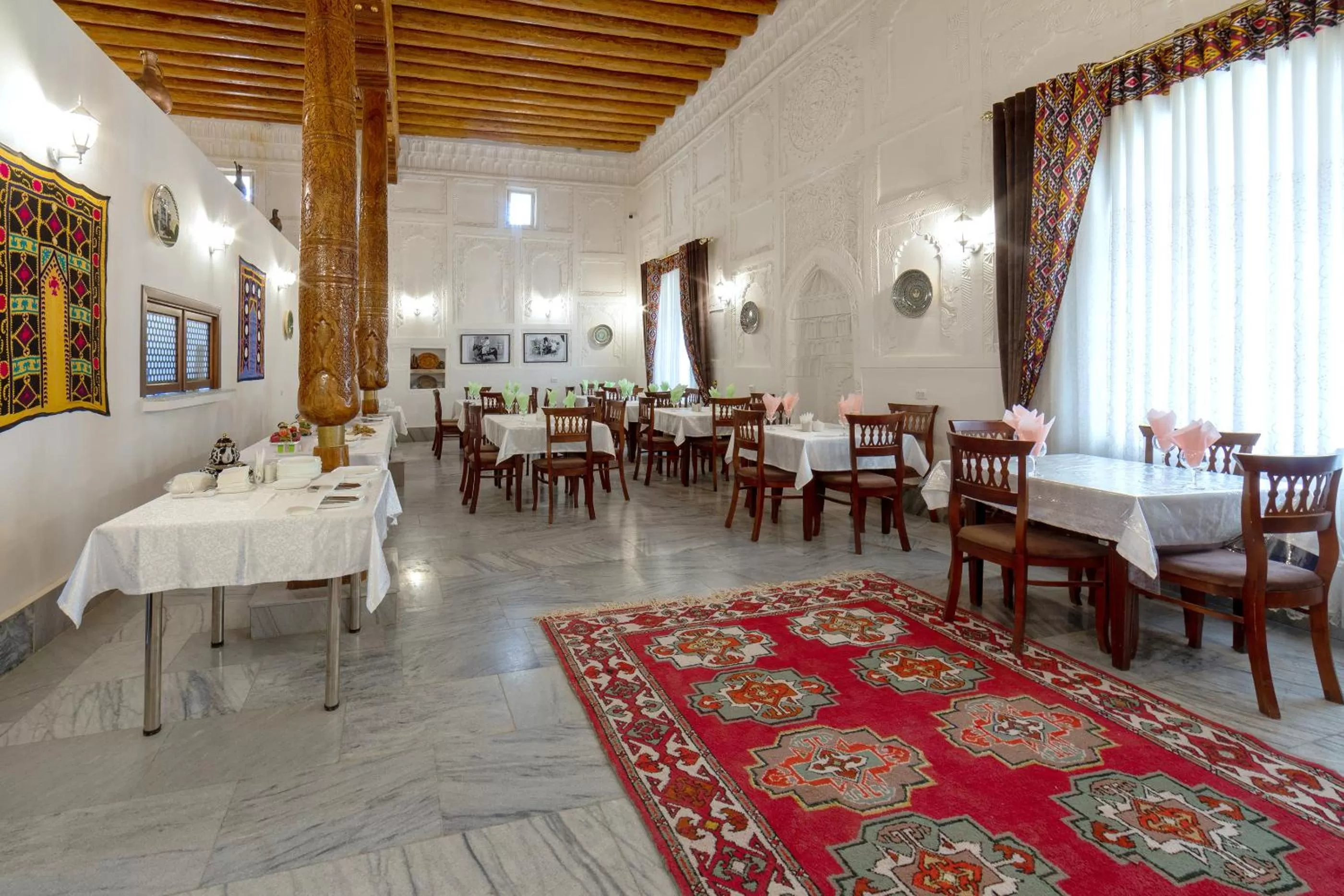 Restaurant/places to eat in New Star Boutique hotel - madrasah Muhammad Mahram 1903