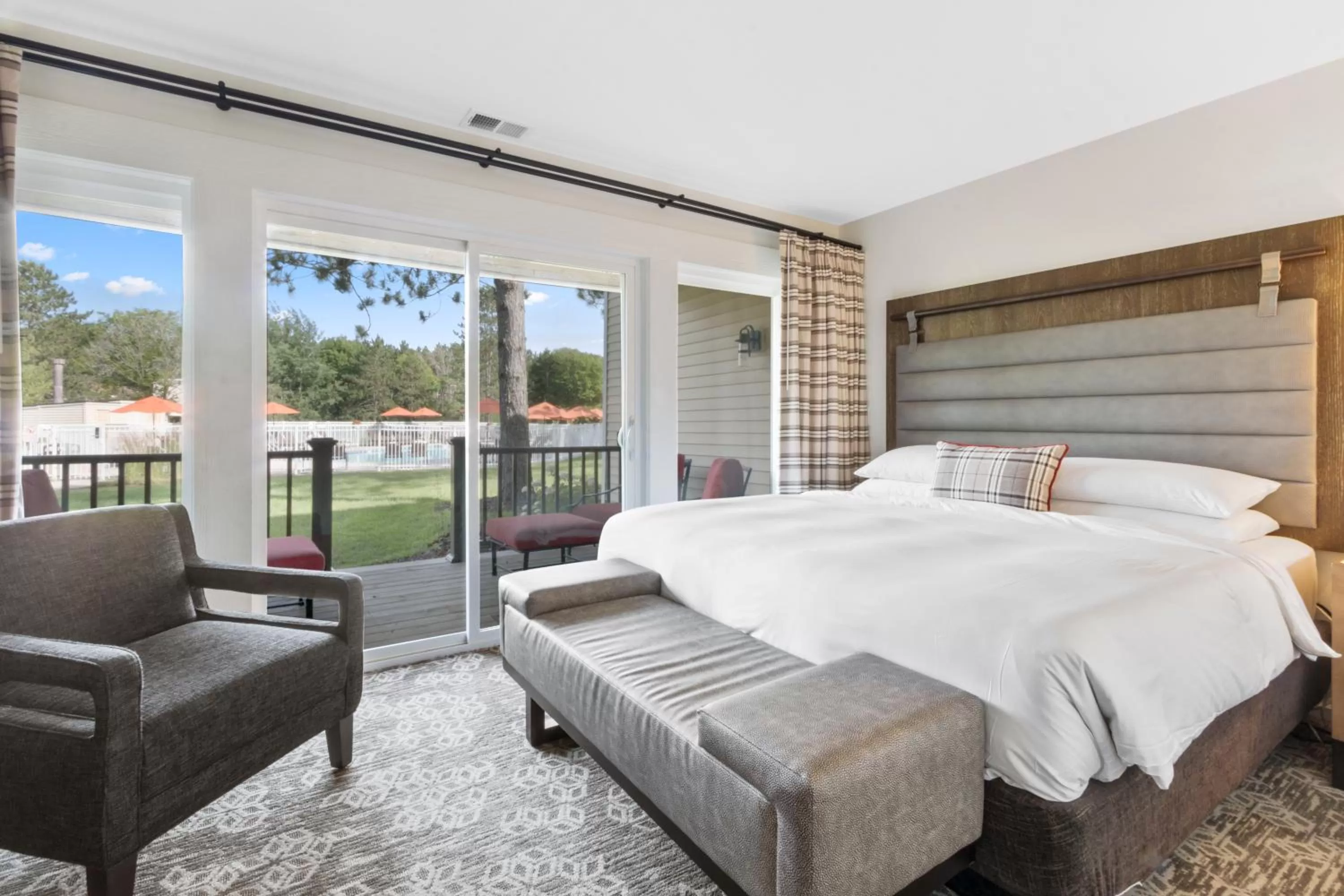 Bedroom, Bed in Grand Geneva Resort and Spa