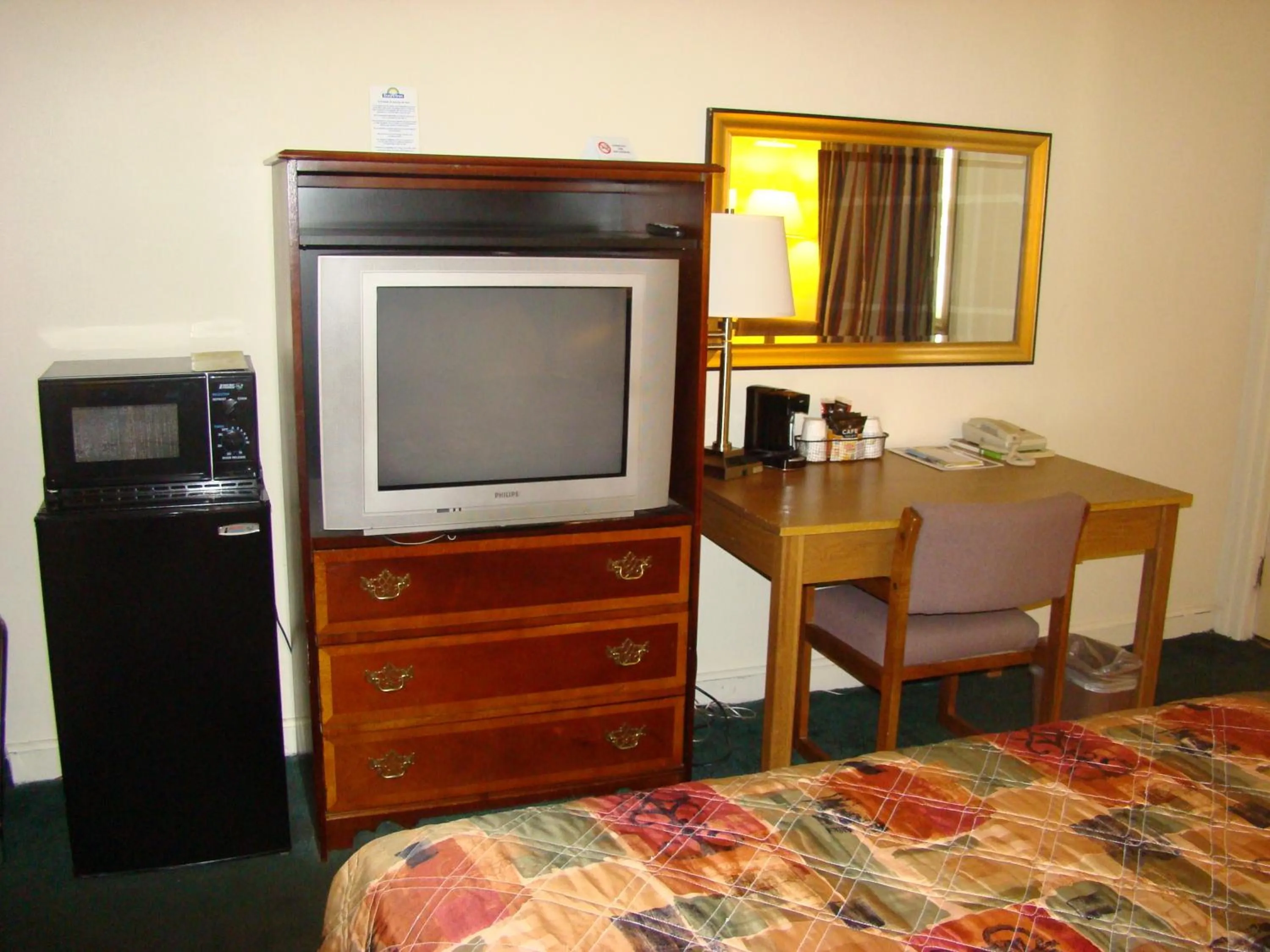 TV and multimedia, Bed in Aderi Hotel Lewisburg