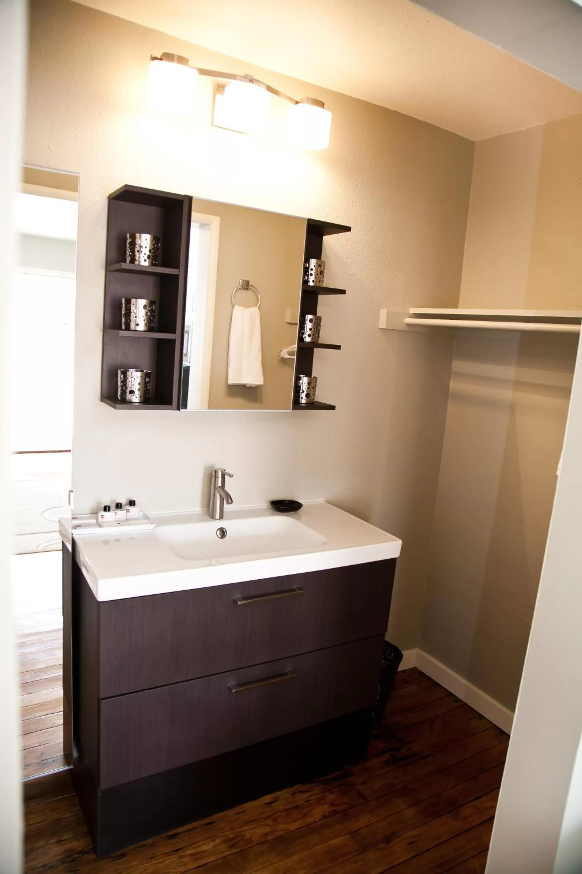Bathroom in The Flagstone Boutique Inn & Suites