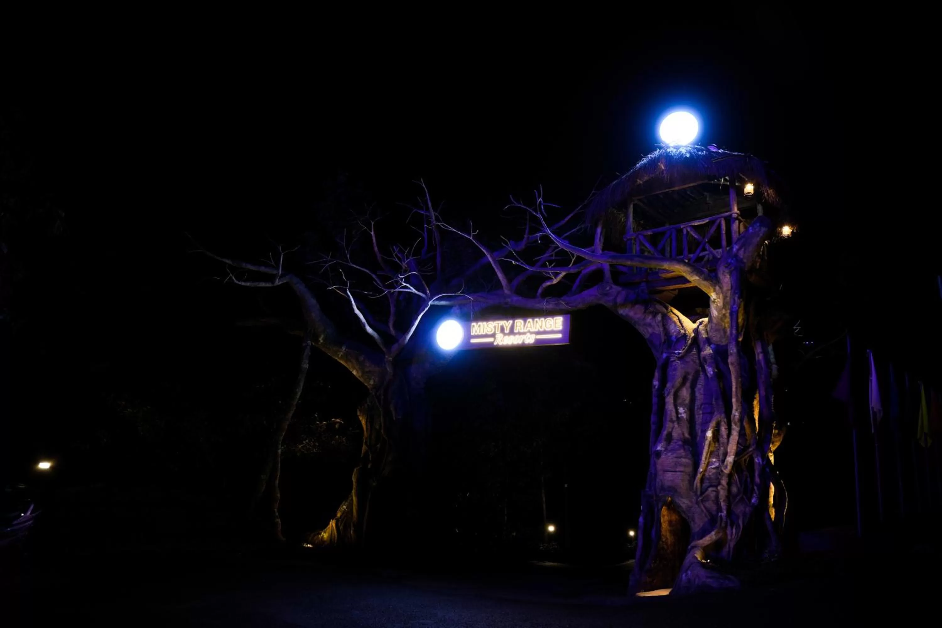 Facade/entrance in Misty Range Resorts