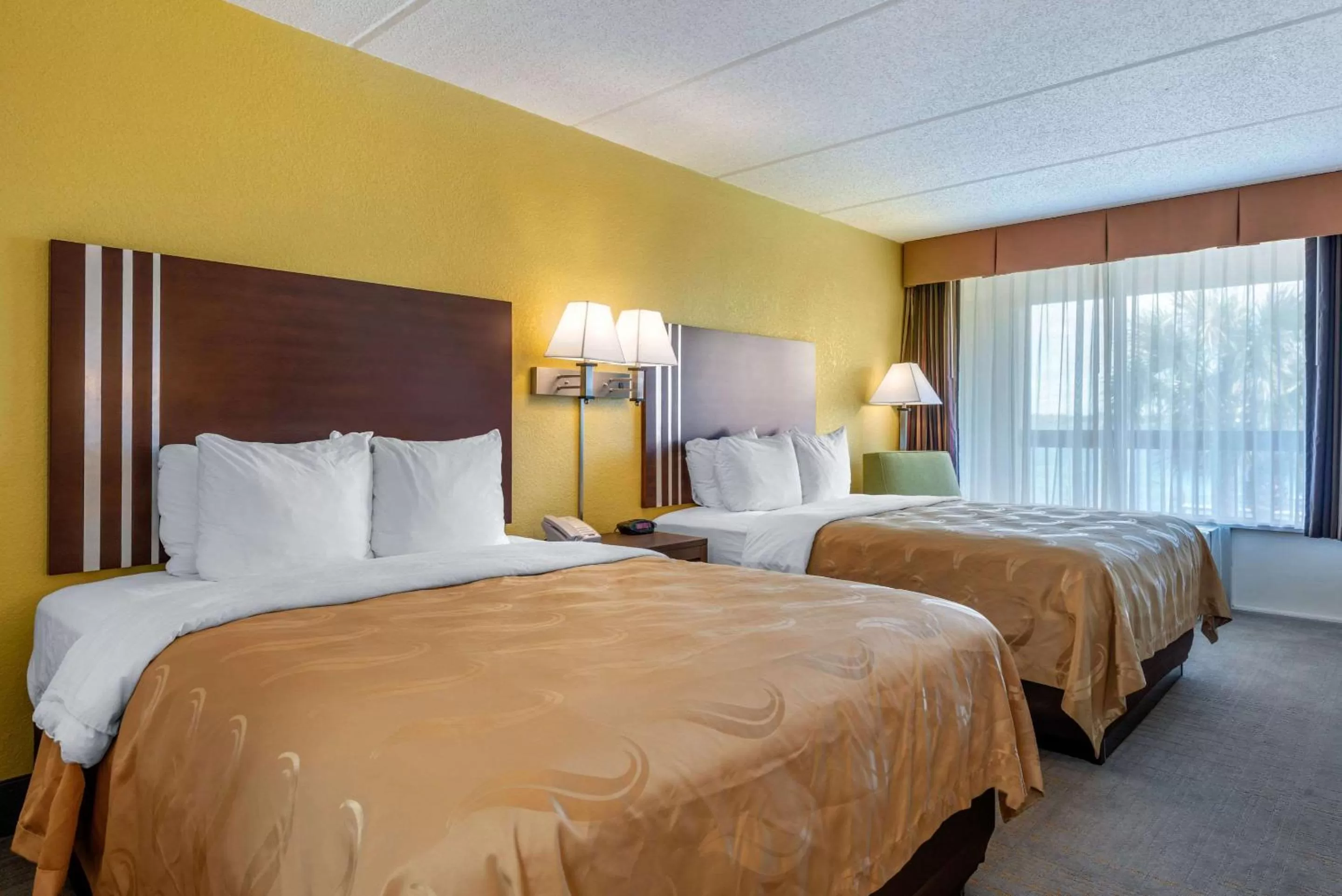 Photo of the whole room, Bed in Quality Inn and Suites Palatka Riverfront
