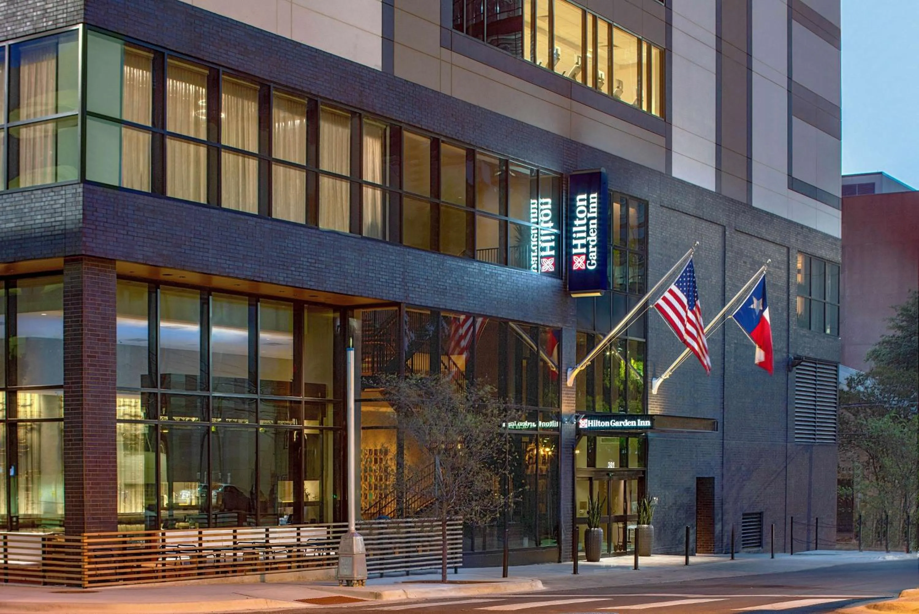 Property building in Hilton Garden Inn Austin University Capitol District