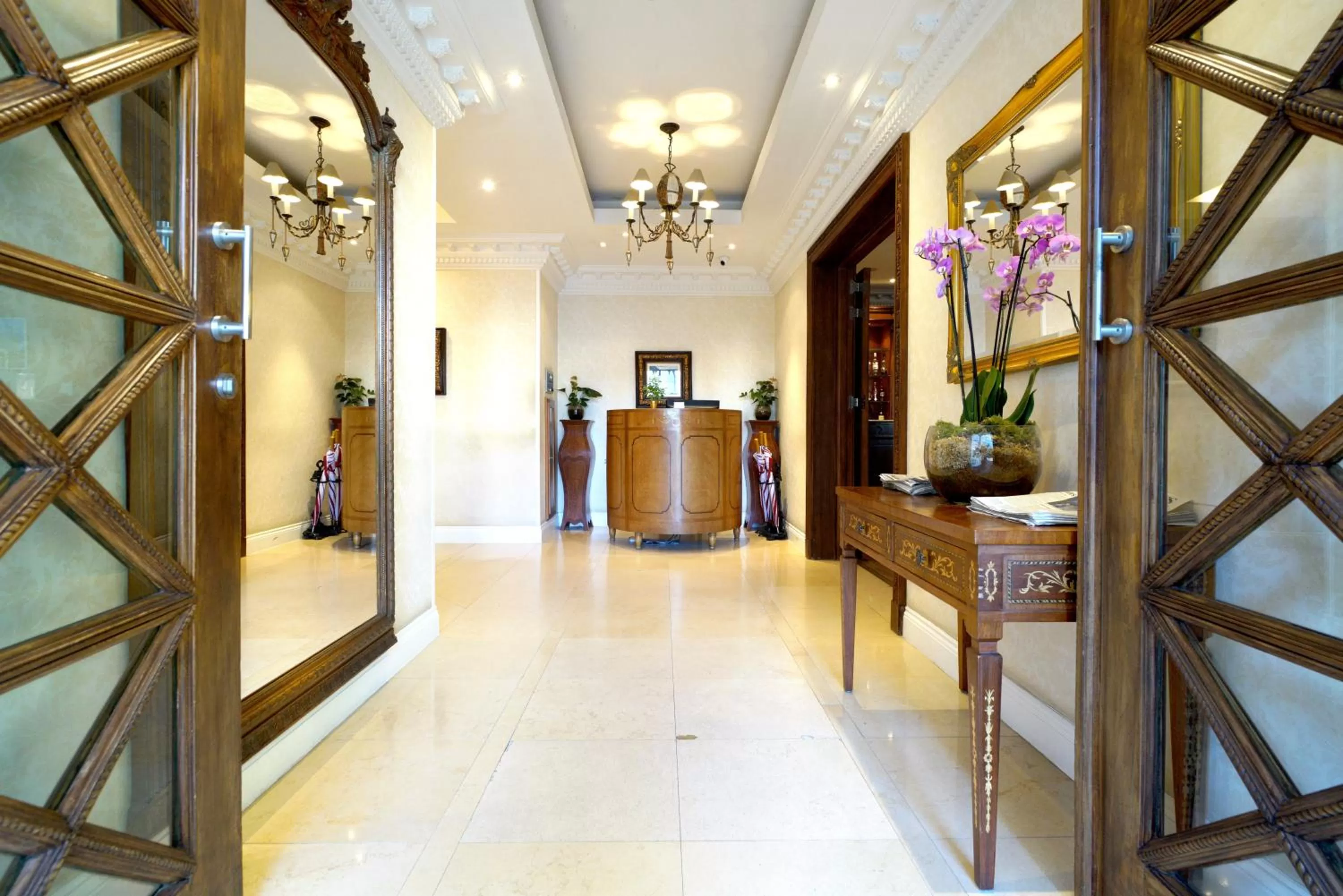 Lobby or reception in Ashburn Hotel