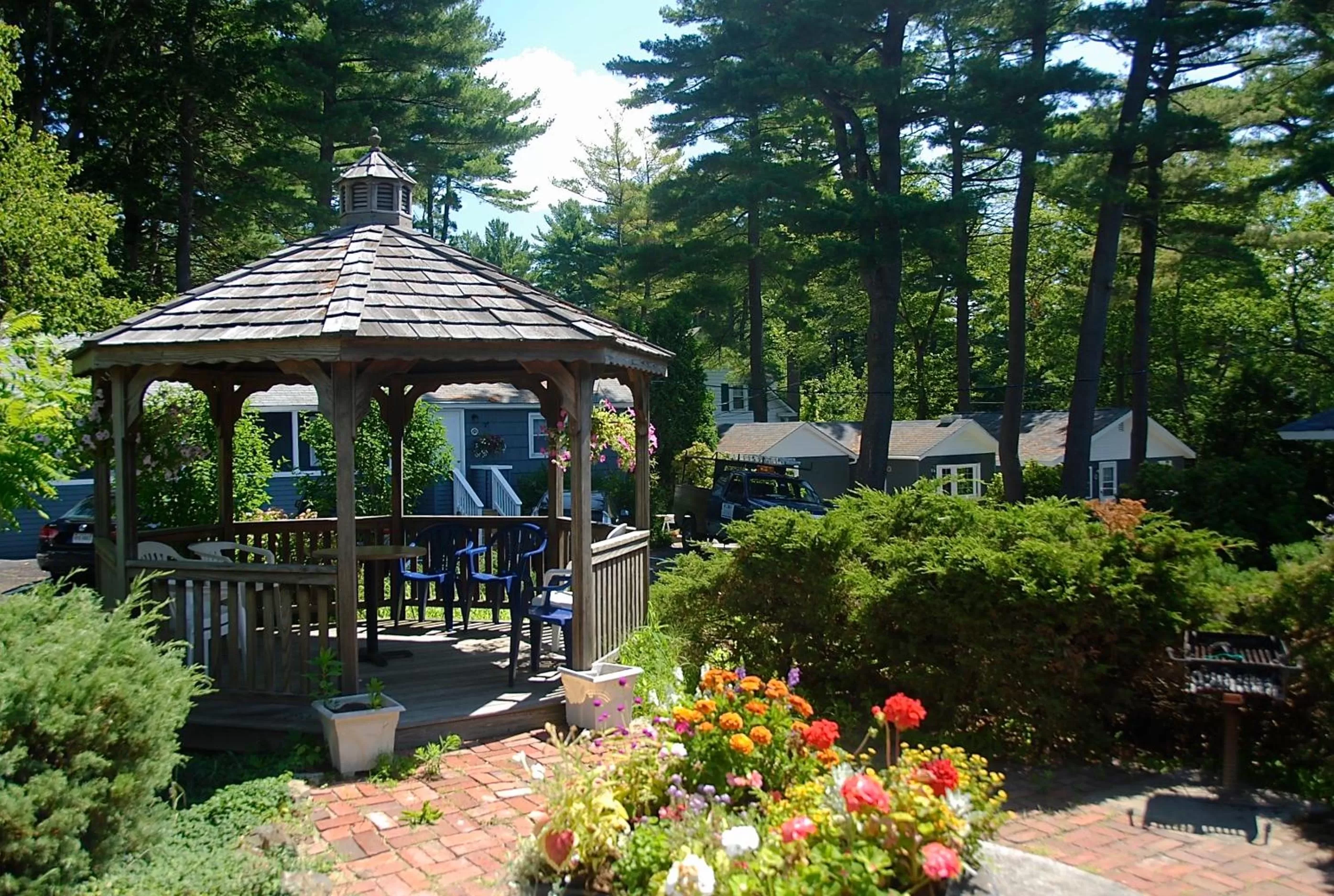Patio in Kittery Inn & Suites