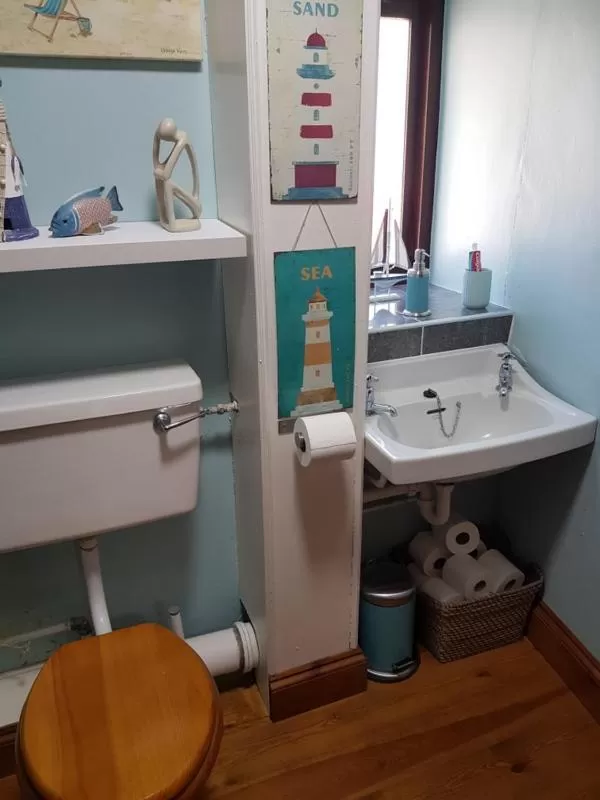 Bathroom in Middle Cottage Sandy Haven Beach