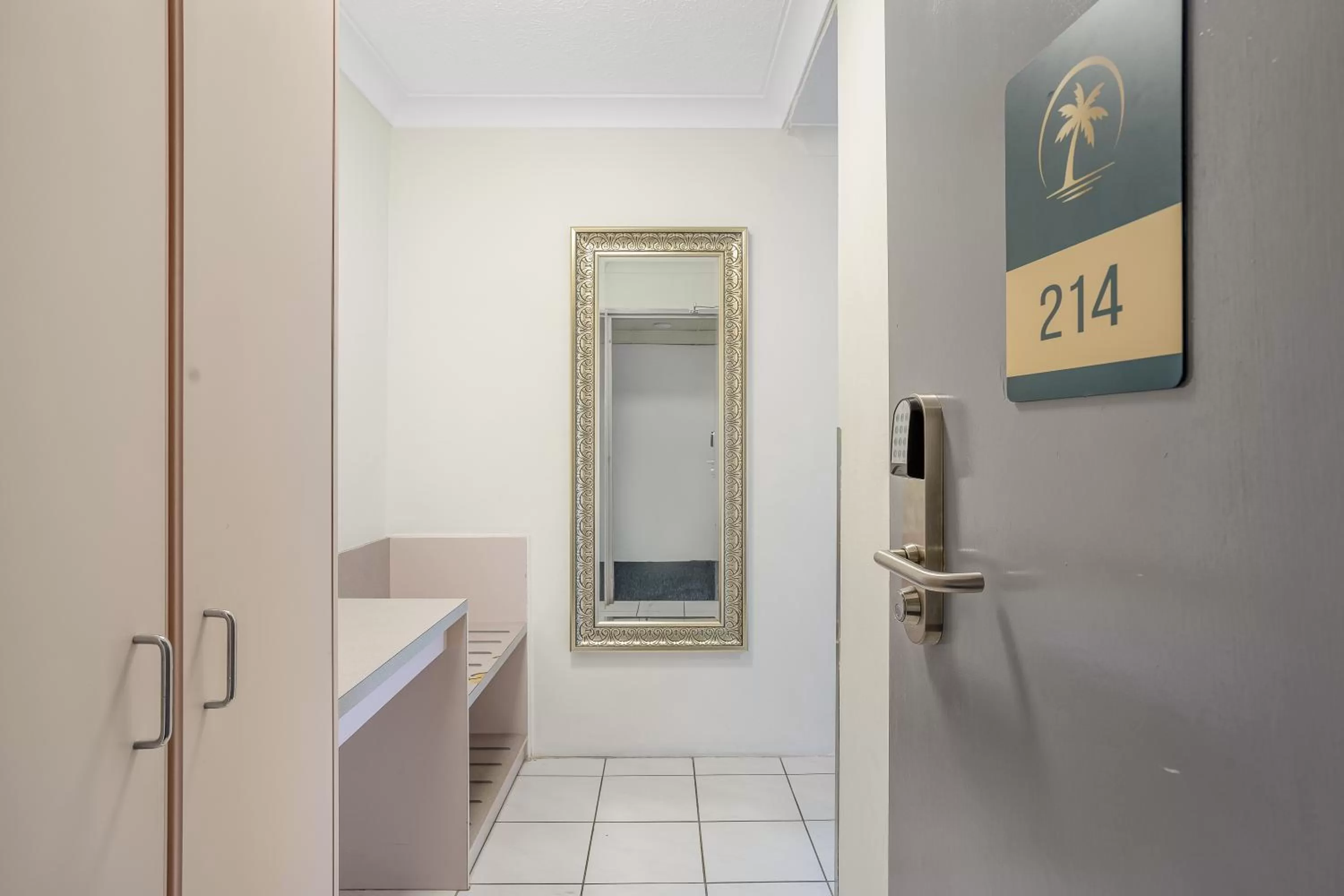 wardrobe in Nelson Towers Motel & Apartments