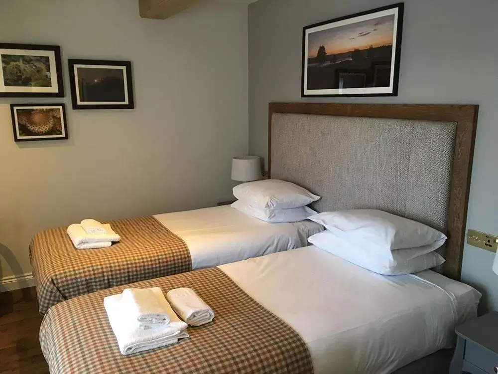 Superior Twin Room in The Walhampton Arms Superior Twin Room in The Walhampton Arms