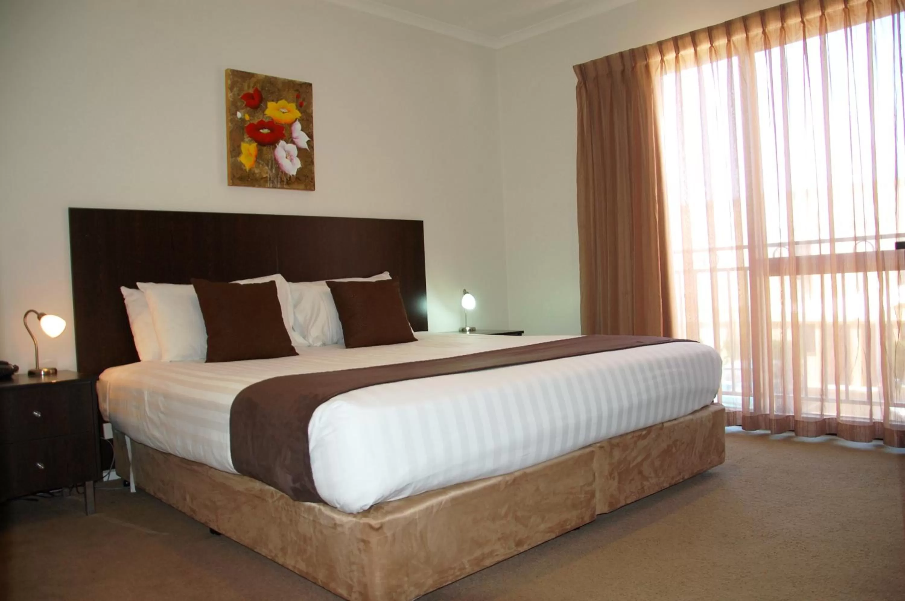 Bedroom, Bed in Mercure Hotel Mildura