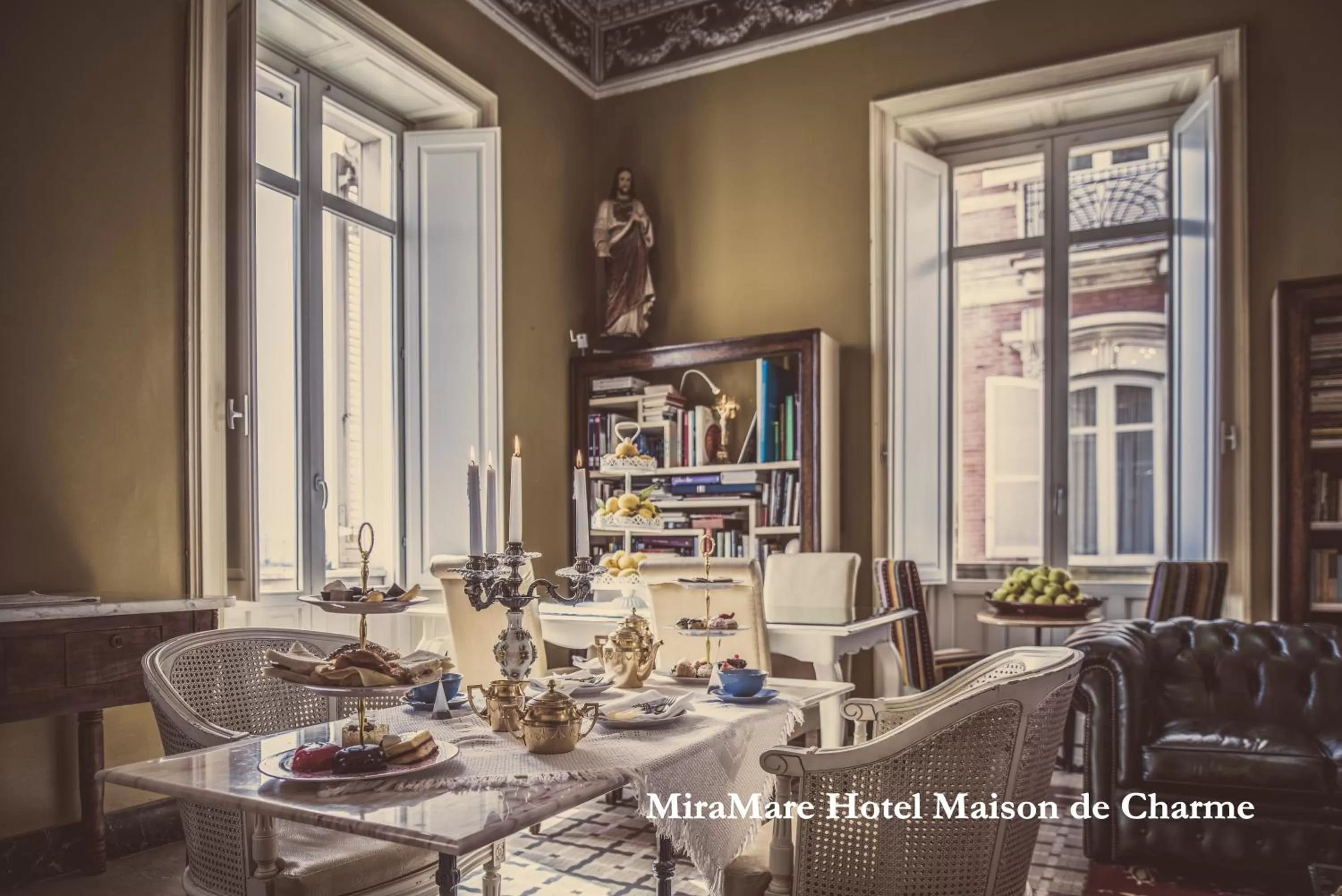 Lounge or bar, Restaurant/Places to Eat in Miramare Cagliari Hotel Museo