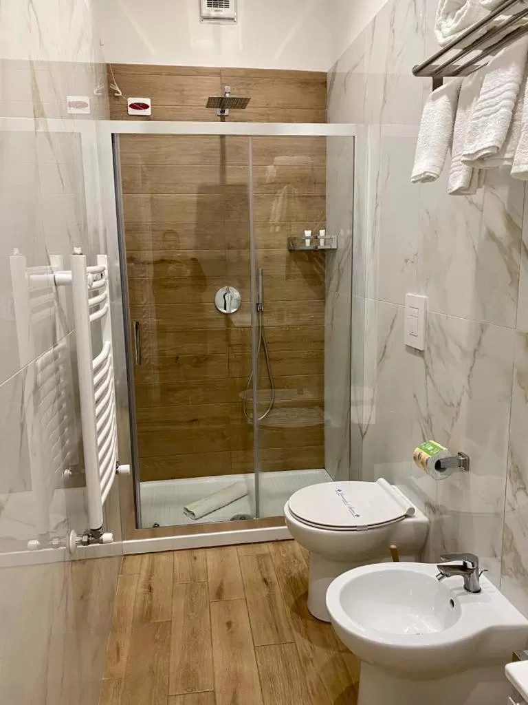 Shower in Villa Manto Bed and Breakfast - Torre Annunziata Pompei