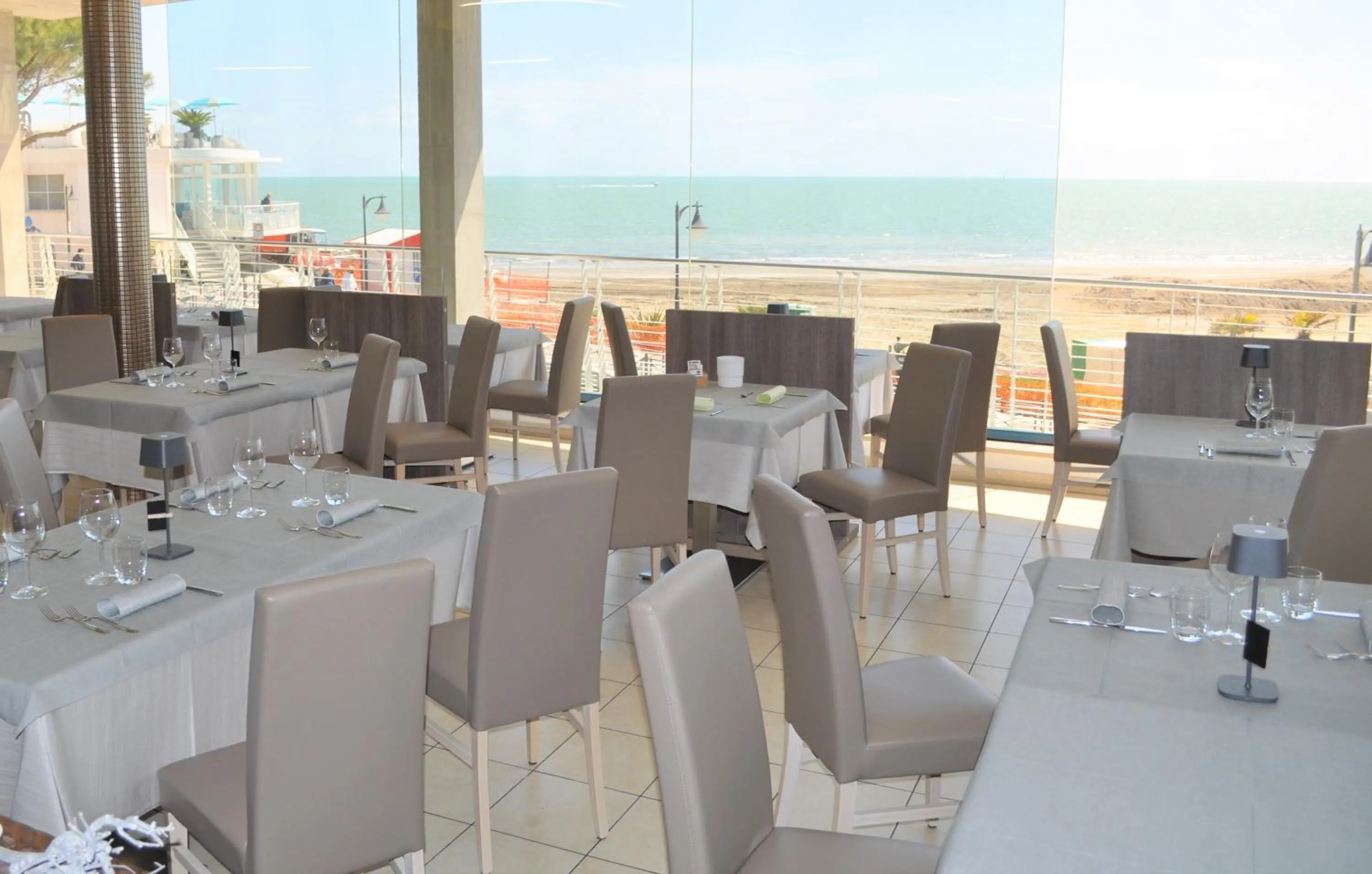 Restaurant/places to eat in Hotel Marco Polo