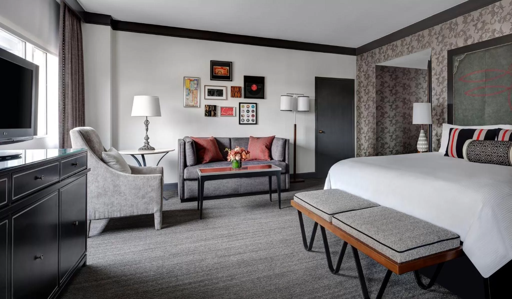 Photo of the whole room, Bed in Loews Nashville Hotel at Vanderbilt Plaza