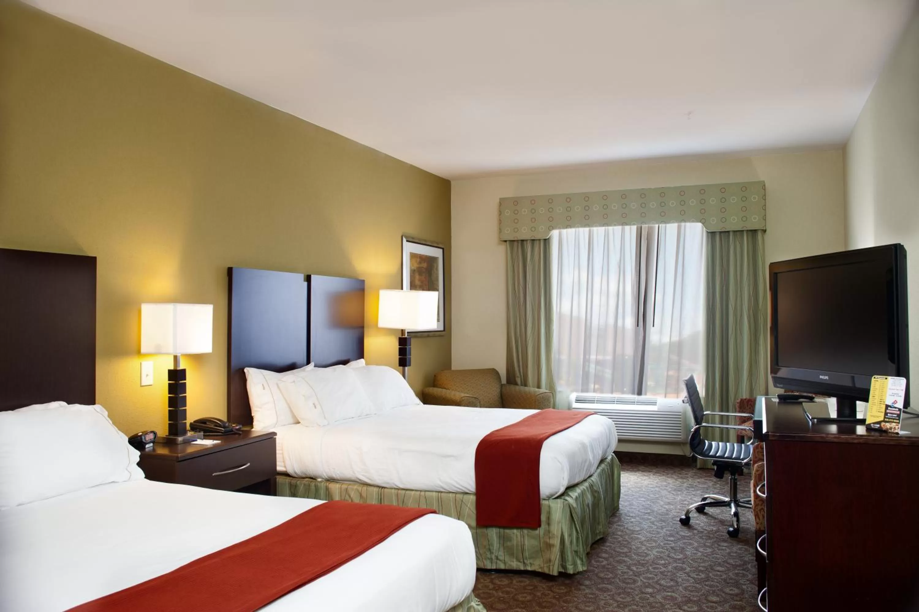 Photo of the whole room, Bed in Holiday Inn Express Hotel & Suites Waller by IHG