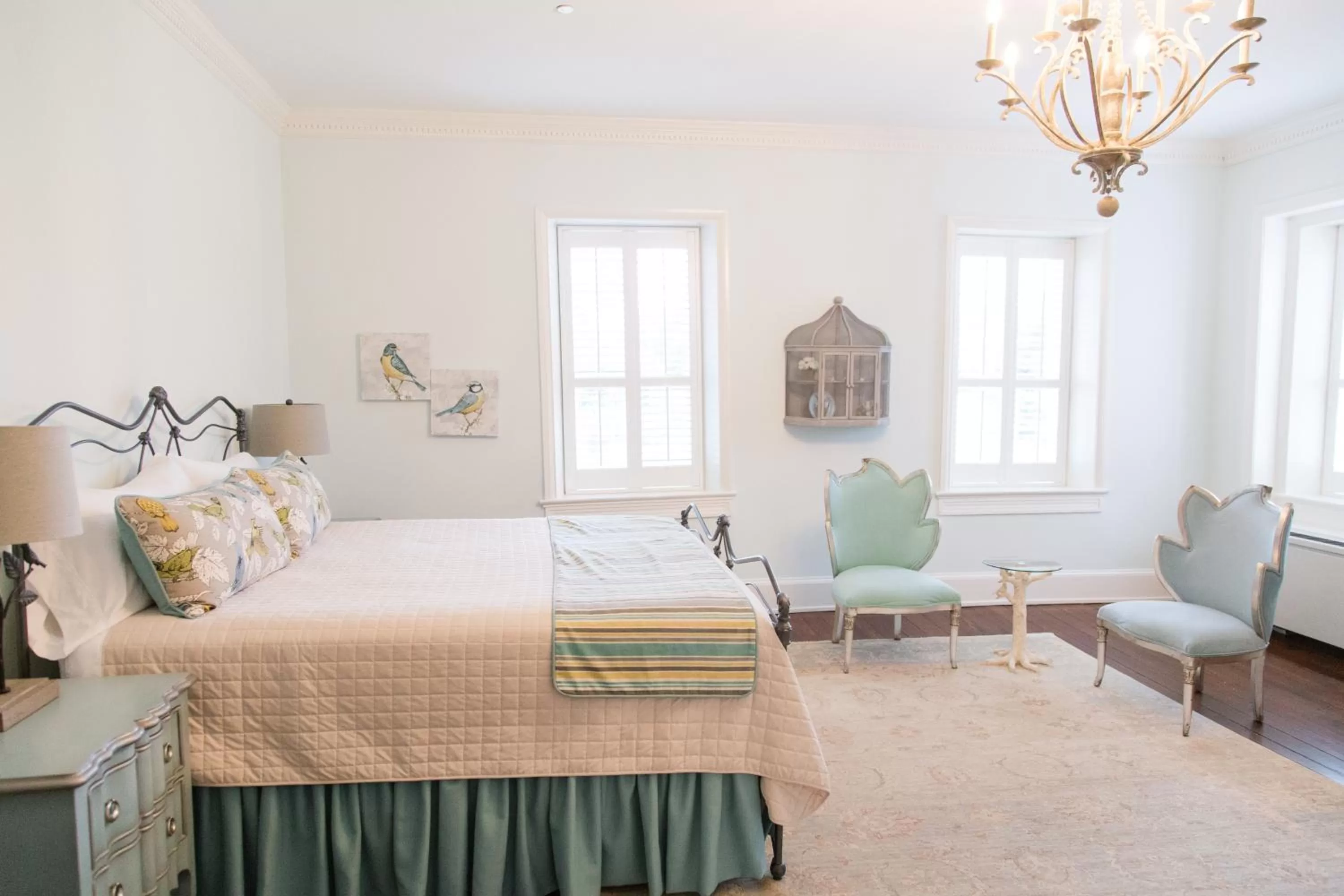 Bed in Inn at Evergreen