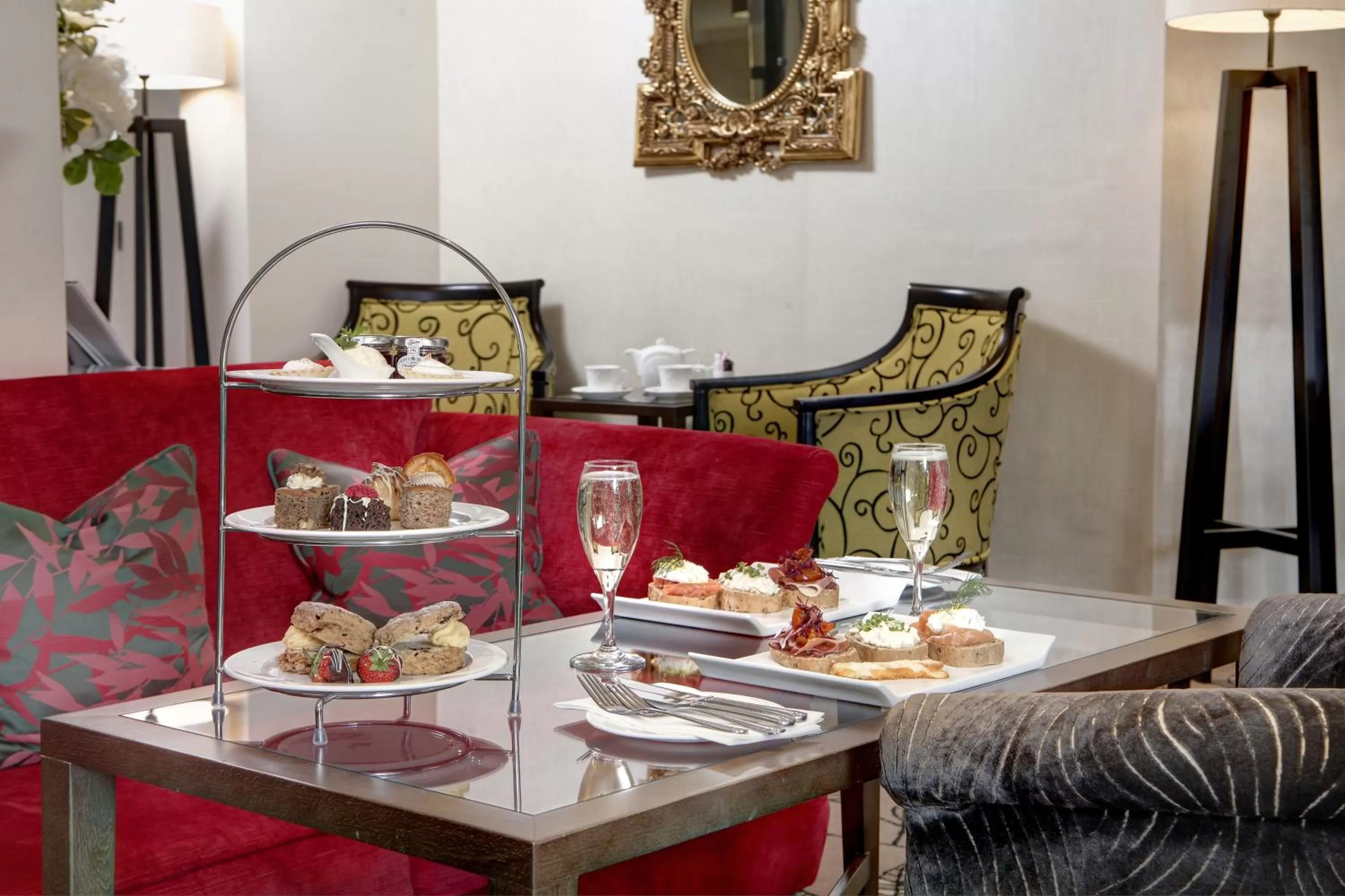 Lounge or bar in Ivy Hill Hotel, Sure Hotel Collection by Best Western