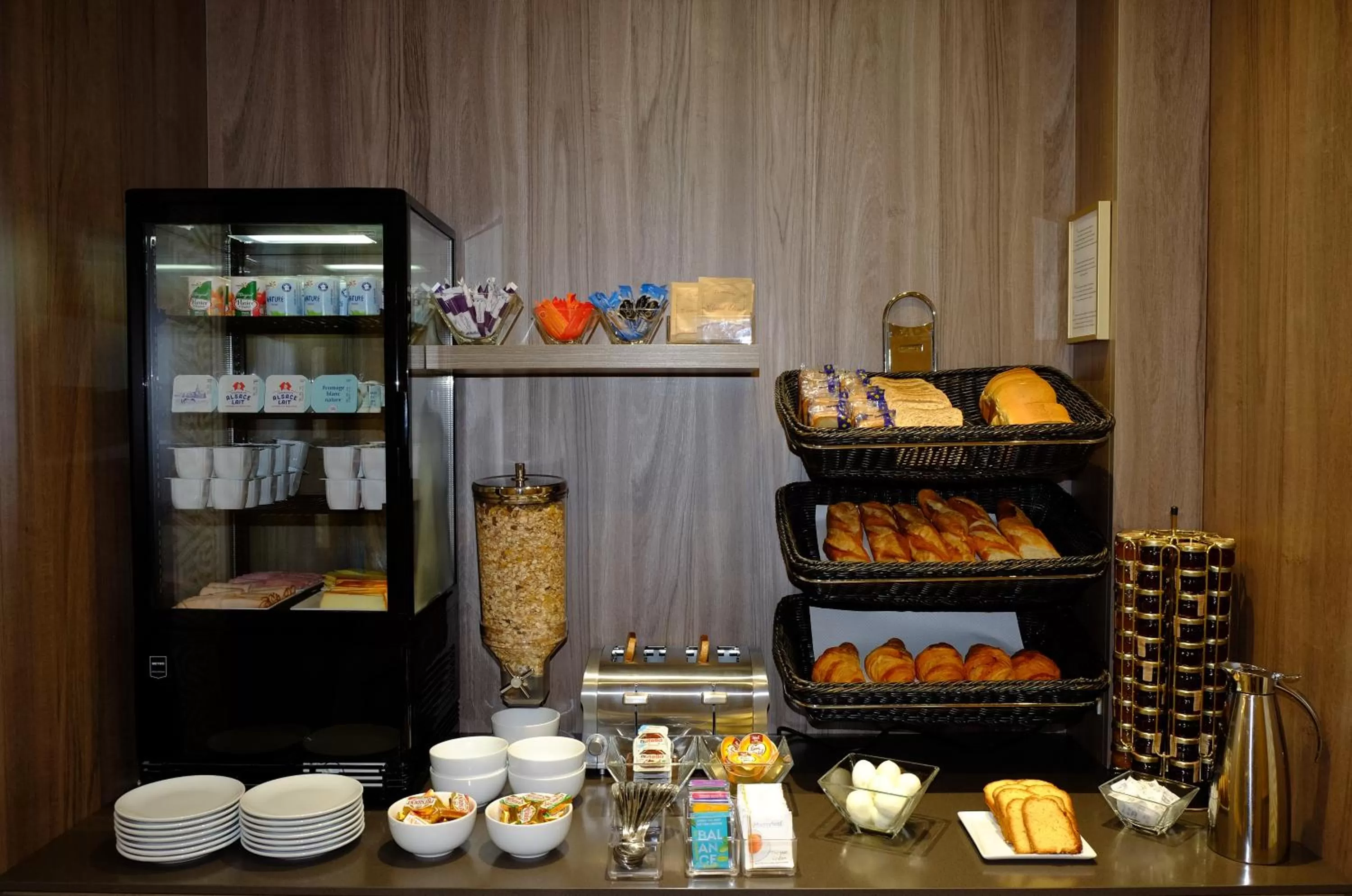 Buffet breakfast in Terminus Orléans Paris