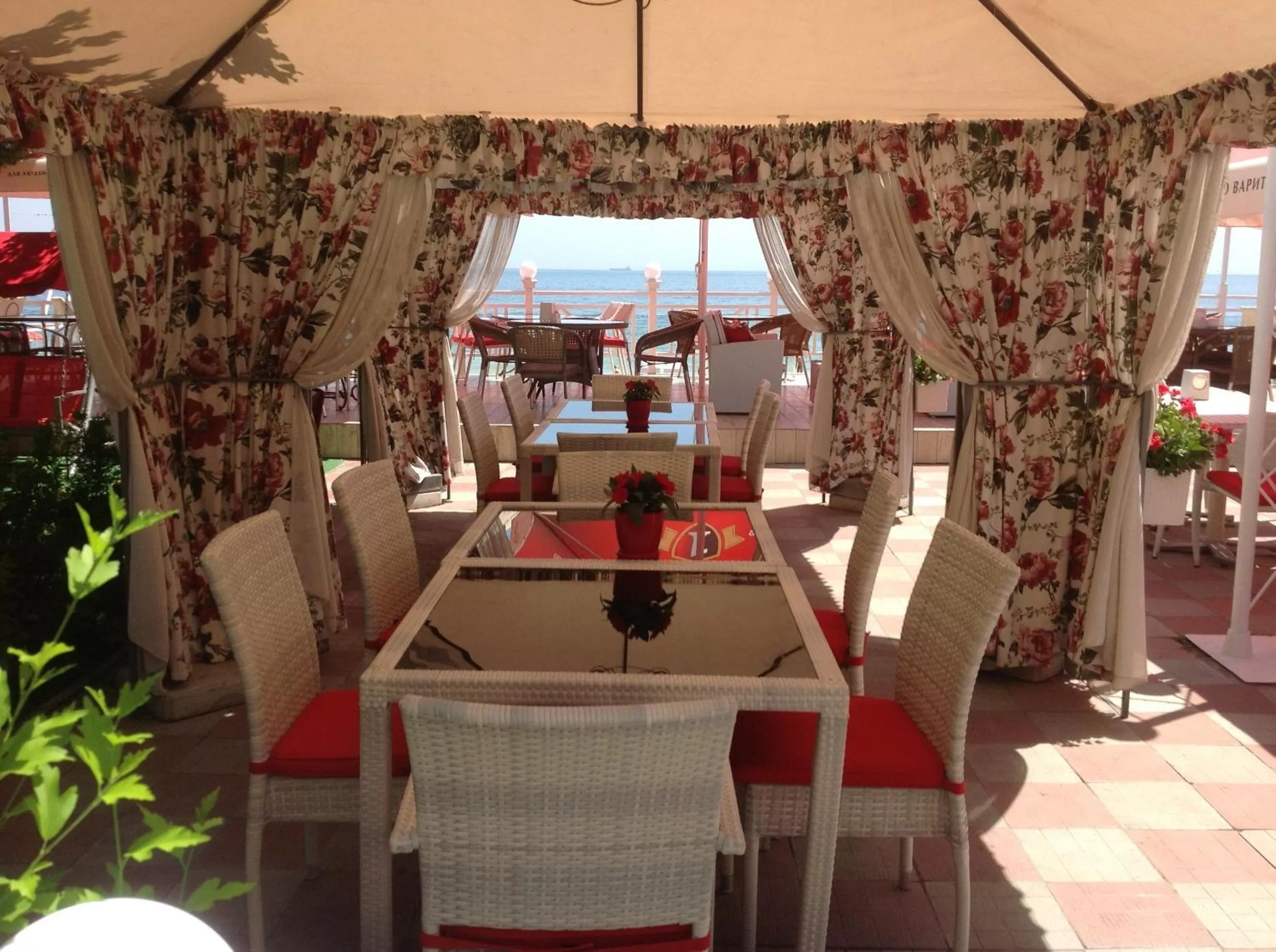 Balcony/Terrace, Restaurant/Places to Eat in Shalanda