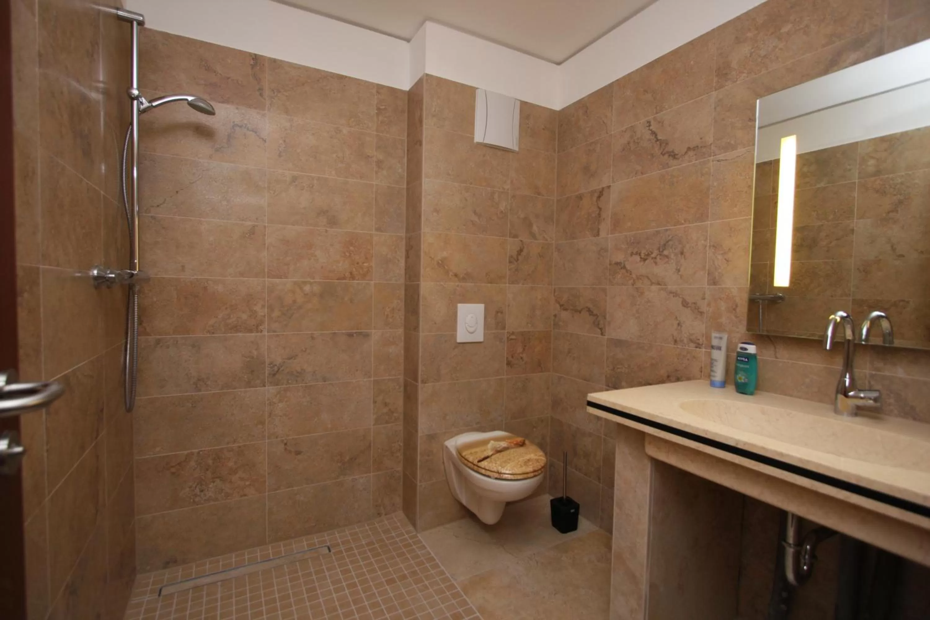 Shower in Hotel Da Gianni GmbH