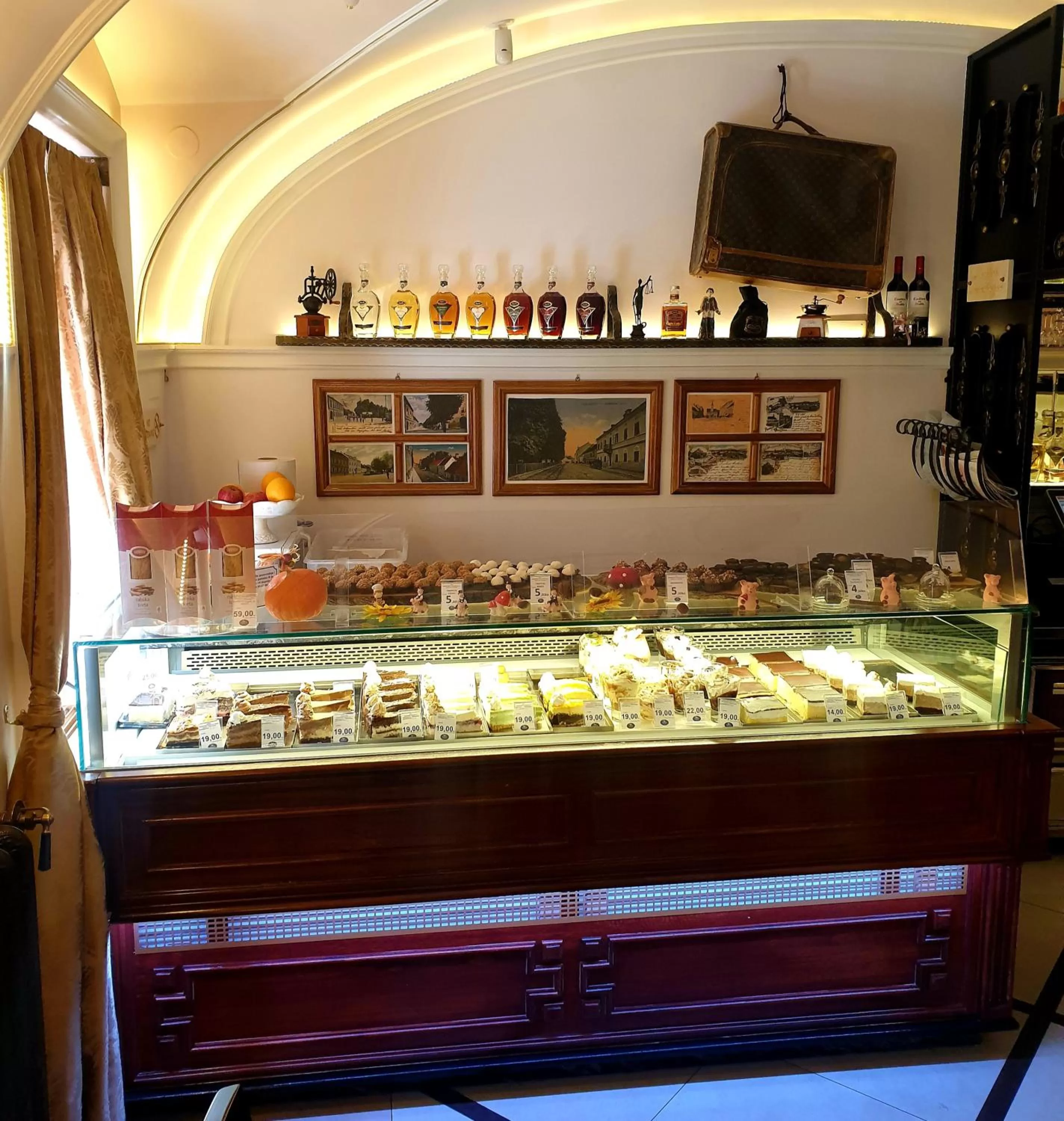 Lounge or bar in Arbia Dorka Heritage Palace