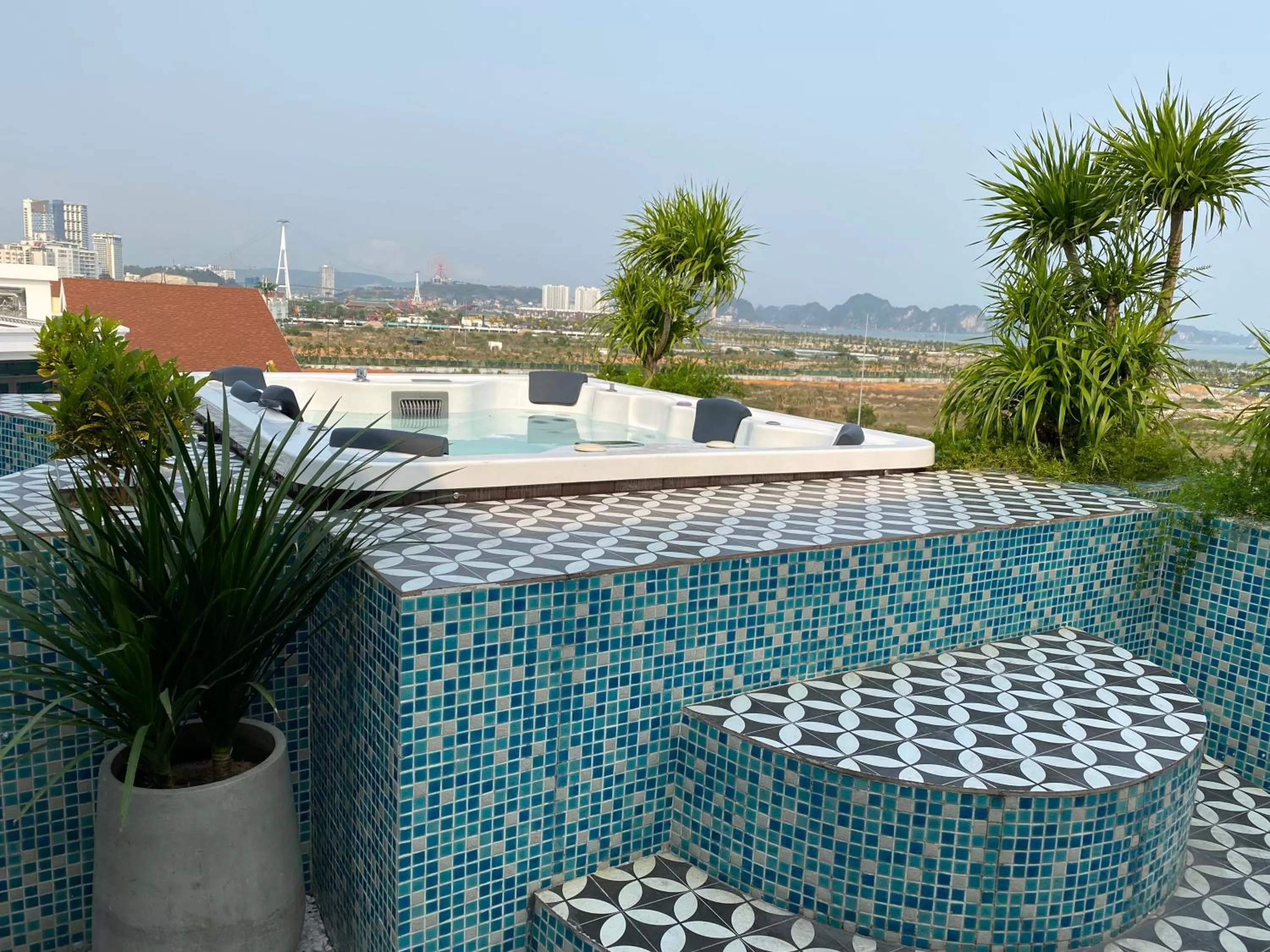 Spa and wellness centre/facilities in The Exquisite HaLong Hotel