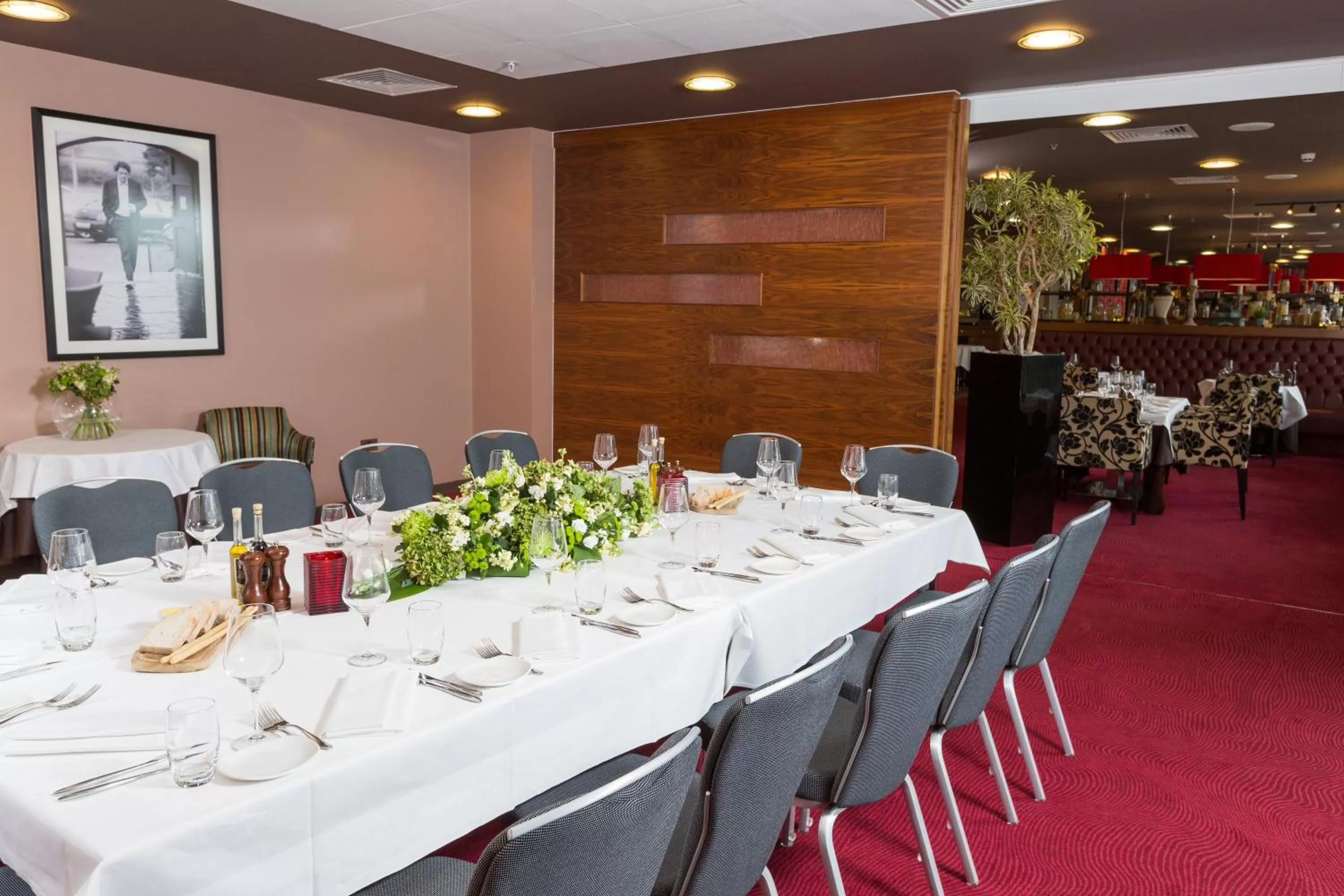 Restaurant/places to eat in Holiday Inn Manchester-Mediacityuk by IHG