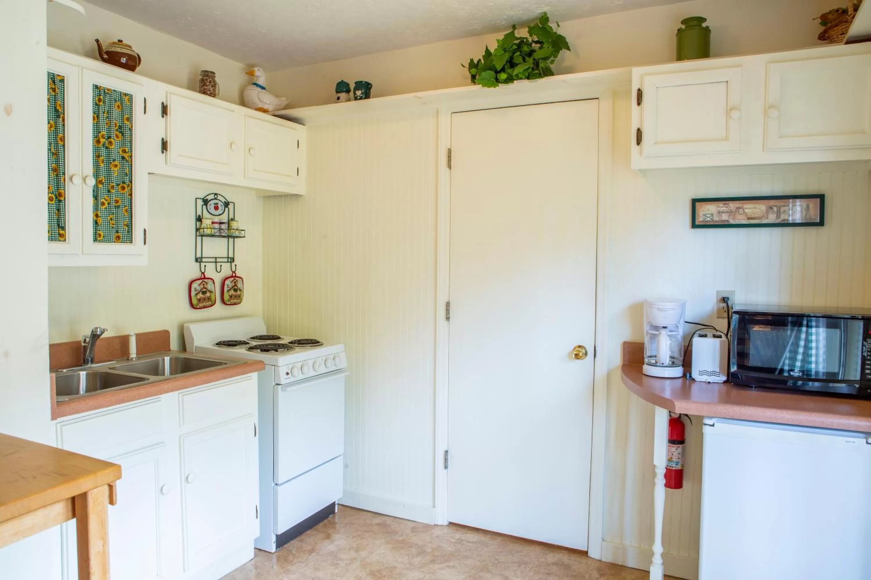 Kitchen or kitchenette, Kitchen/Kitchenette in The Chimney Rock Inn & Cottages
