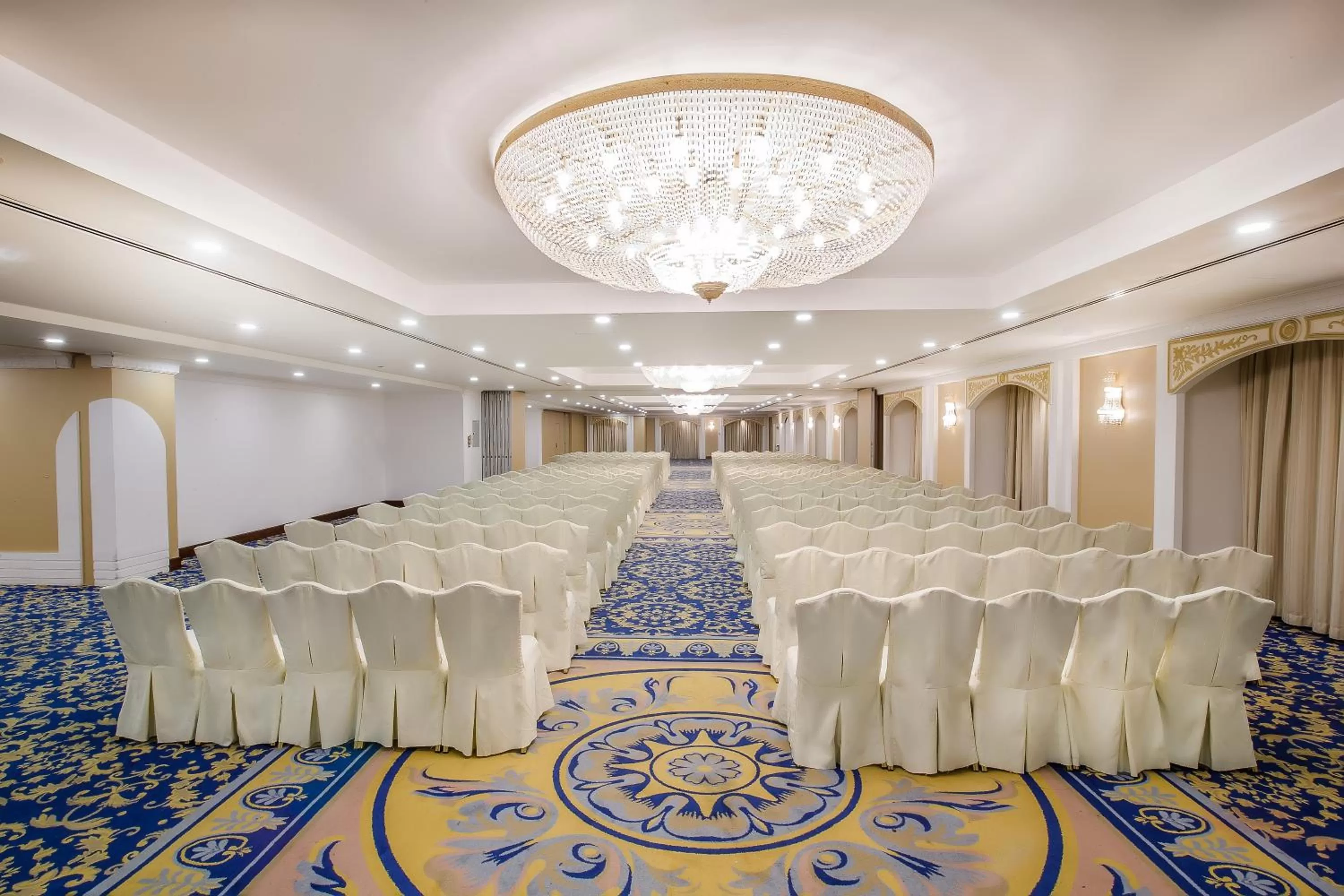 Business facilities in Grand Excelsior Hotel Bur Dubai