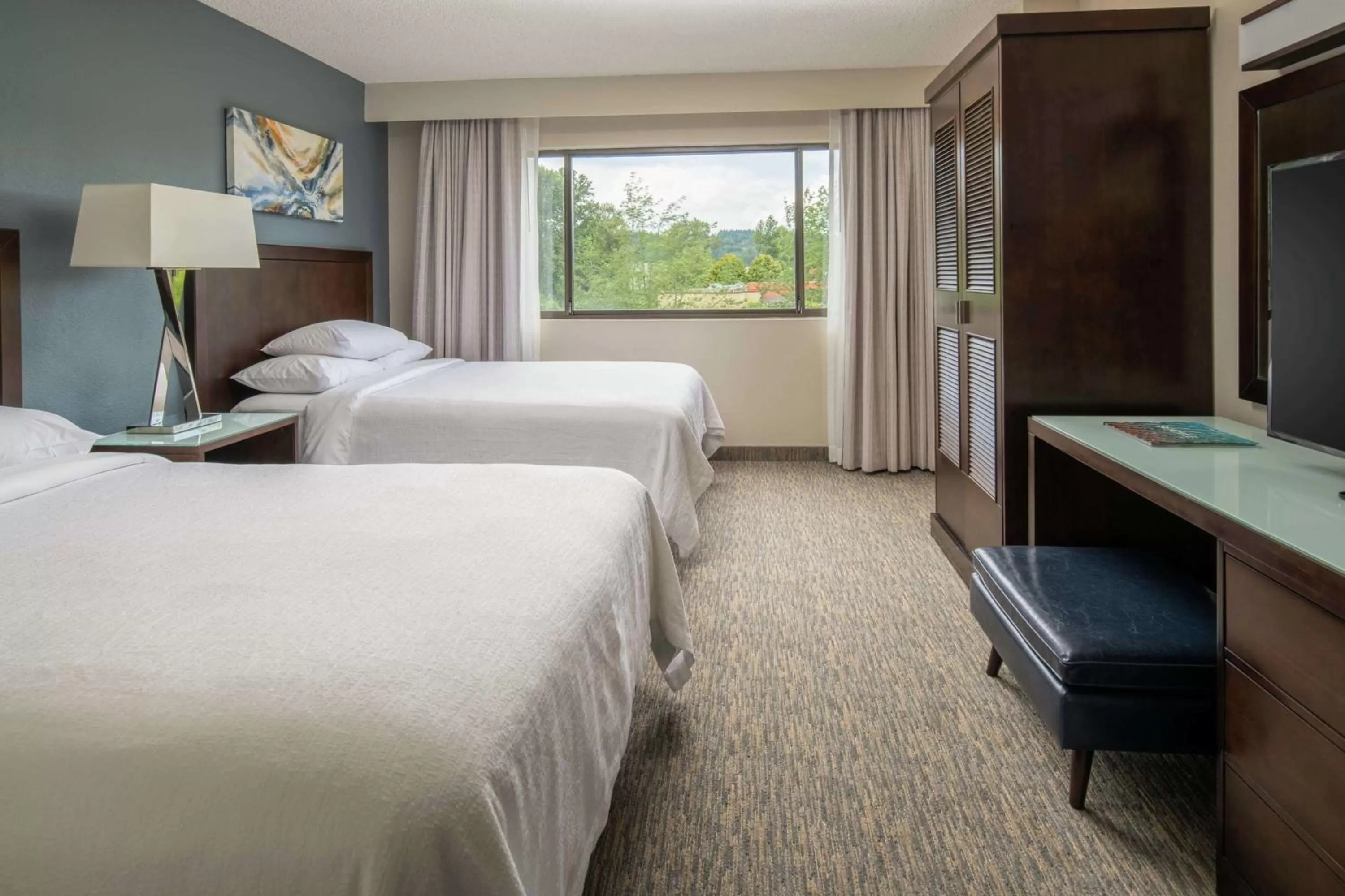 Bedroom, Bed in Embassy Suites By Hilton Seattle - Tacoma International Airport