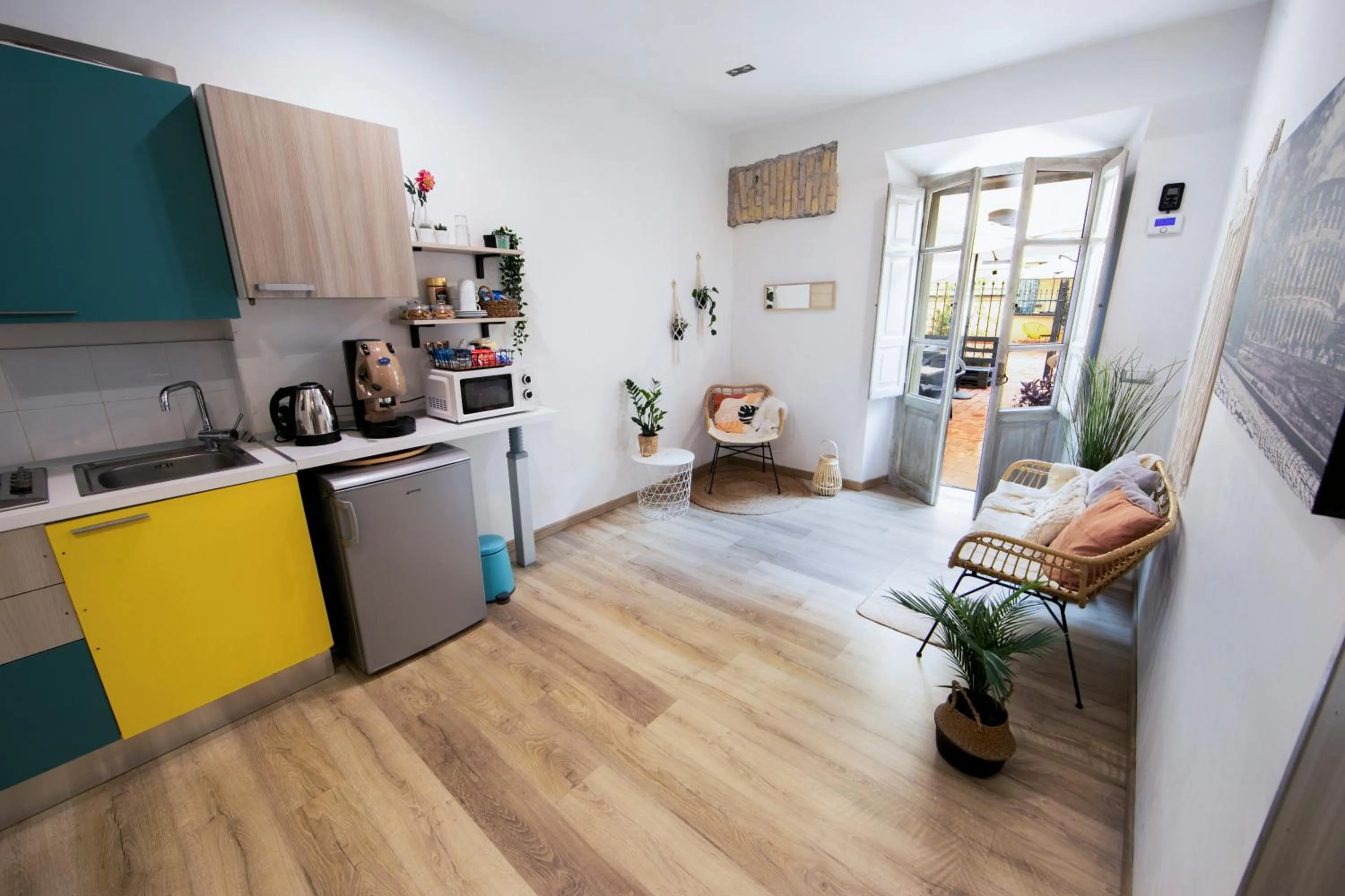 Communal lounge/ TV room in La Vite Vaticana